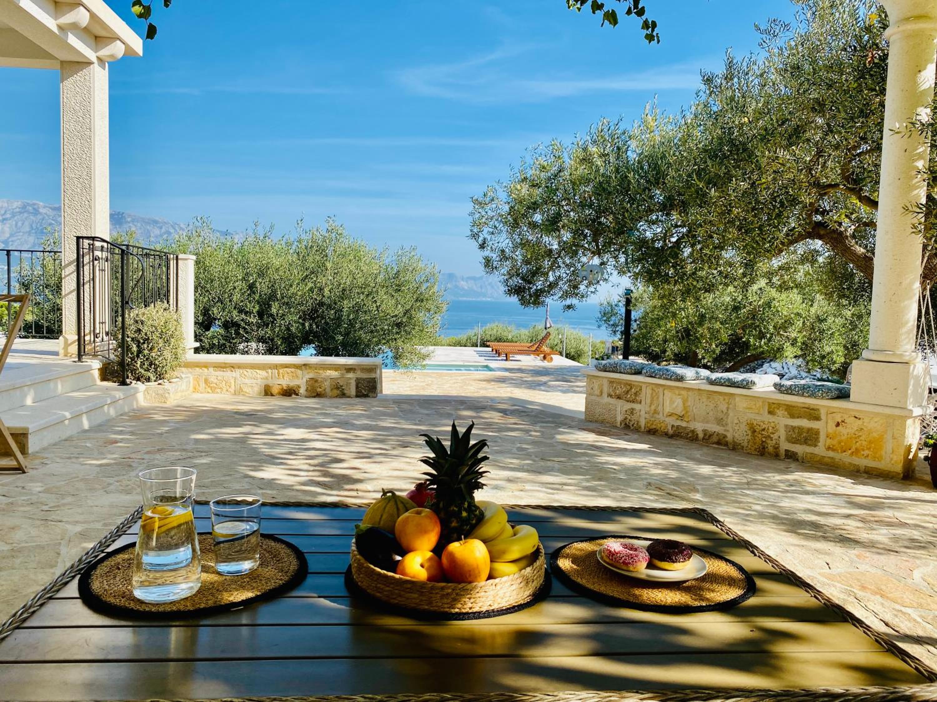 Unique villa in olive field with salted swimming pool-Villa Frida