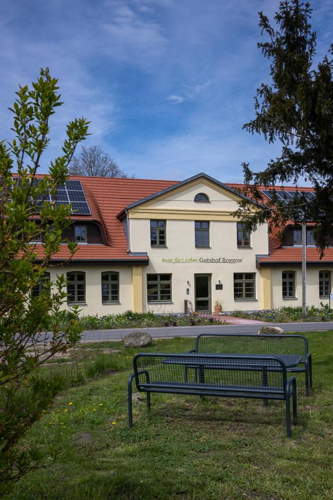 Ferienwohnungen - barrierefrei - im sanierten Gutshof