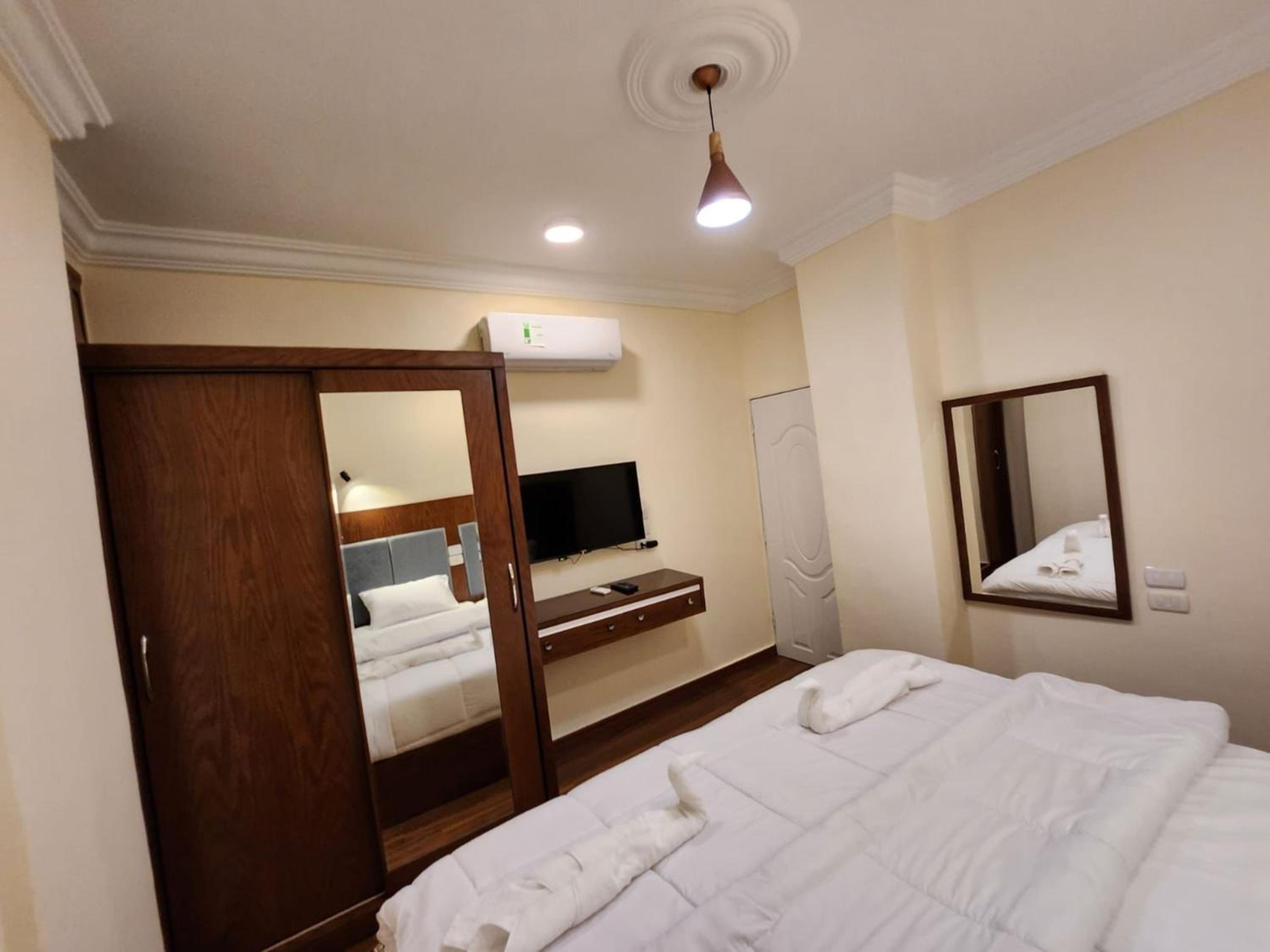 Wa set Luxor Apartment