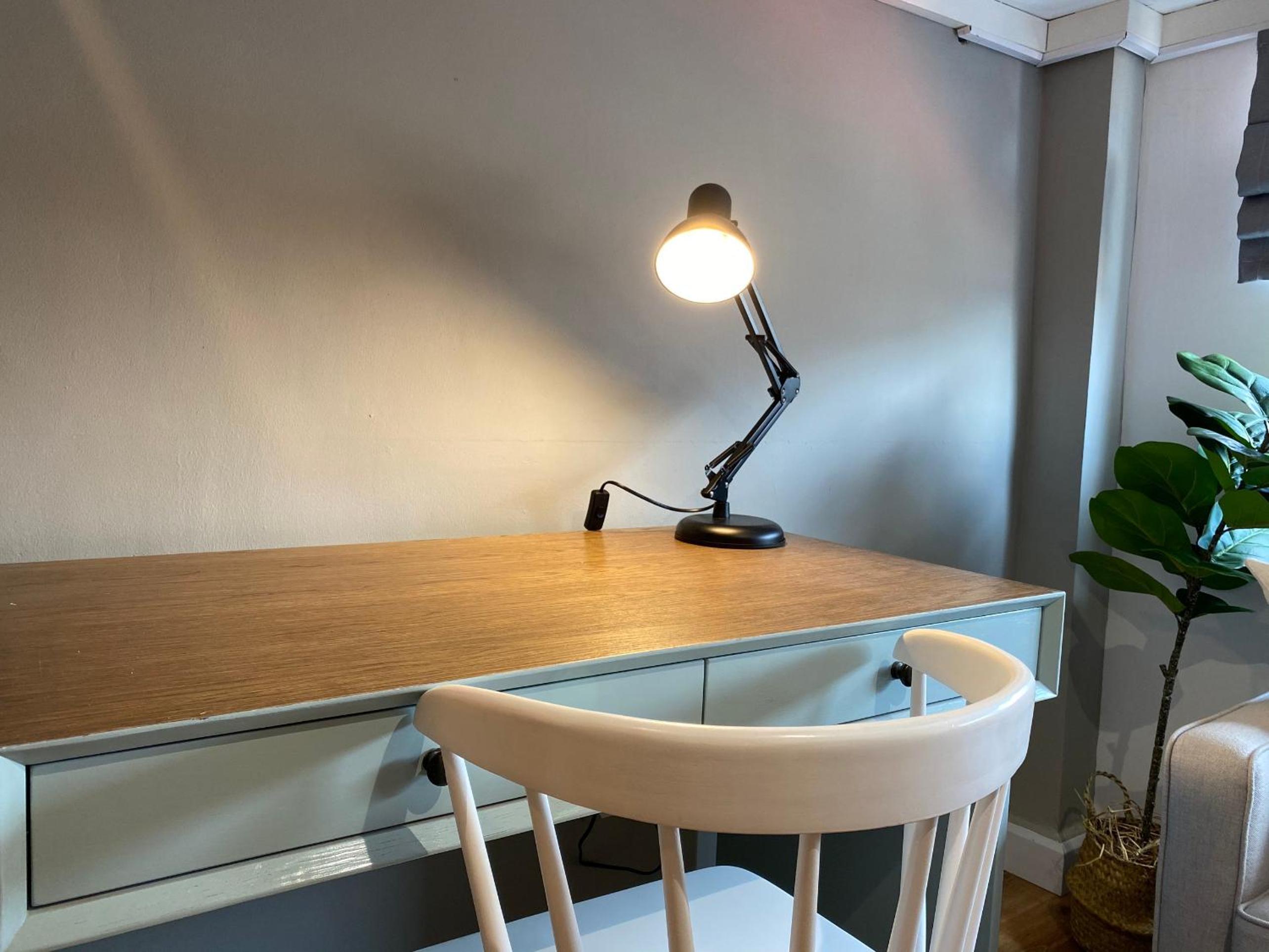 8 minutes walking to Nguyen Hue, Fast Wifi, check-in 24/7