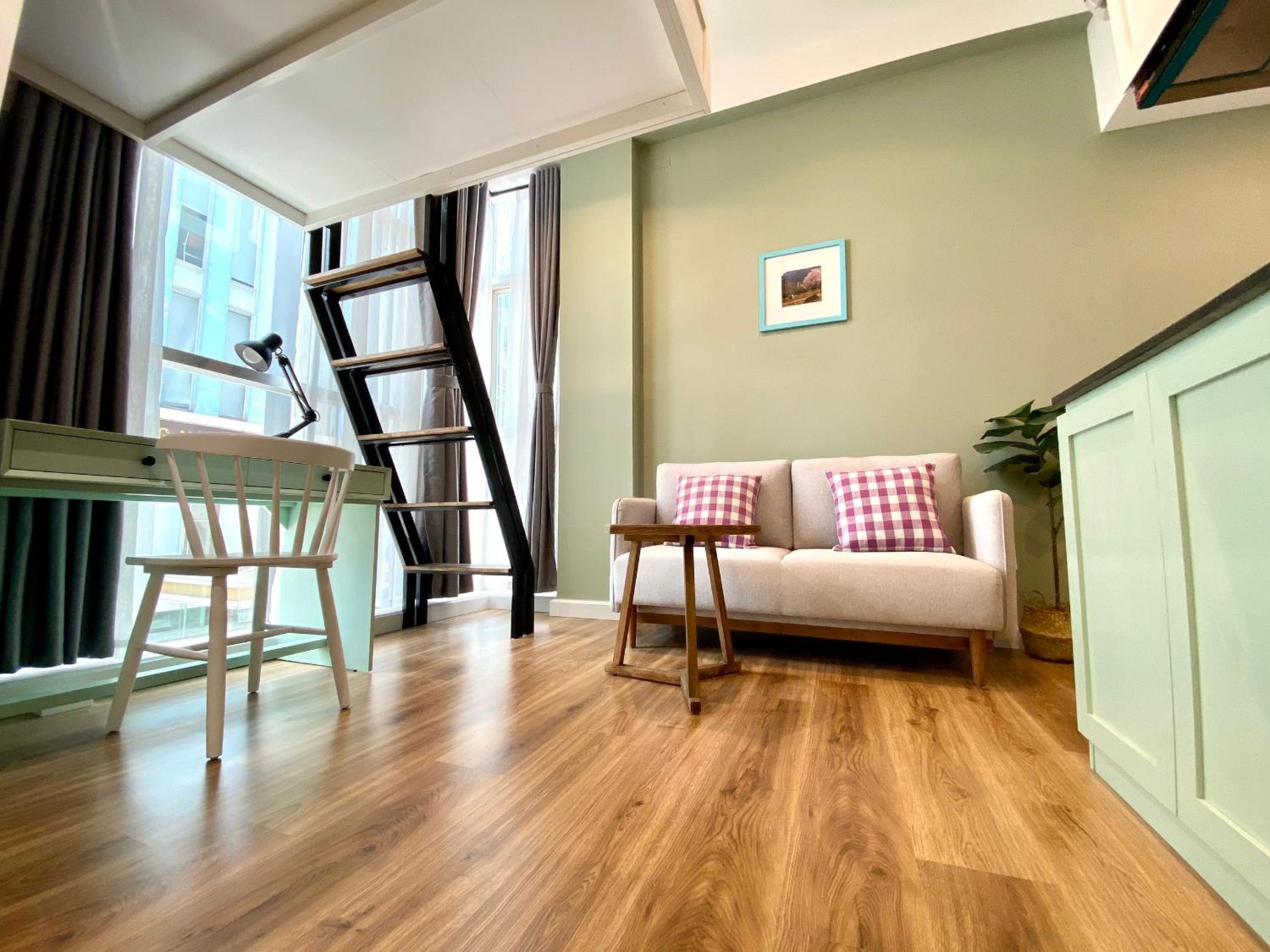 8 minutes walking to Nguyen Hue, Fast Wifi, check-in 24/7