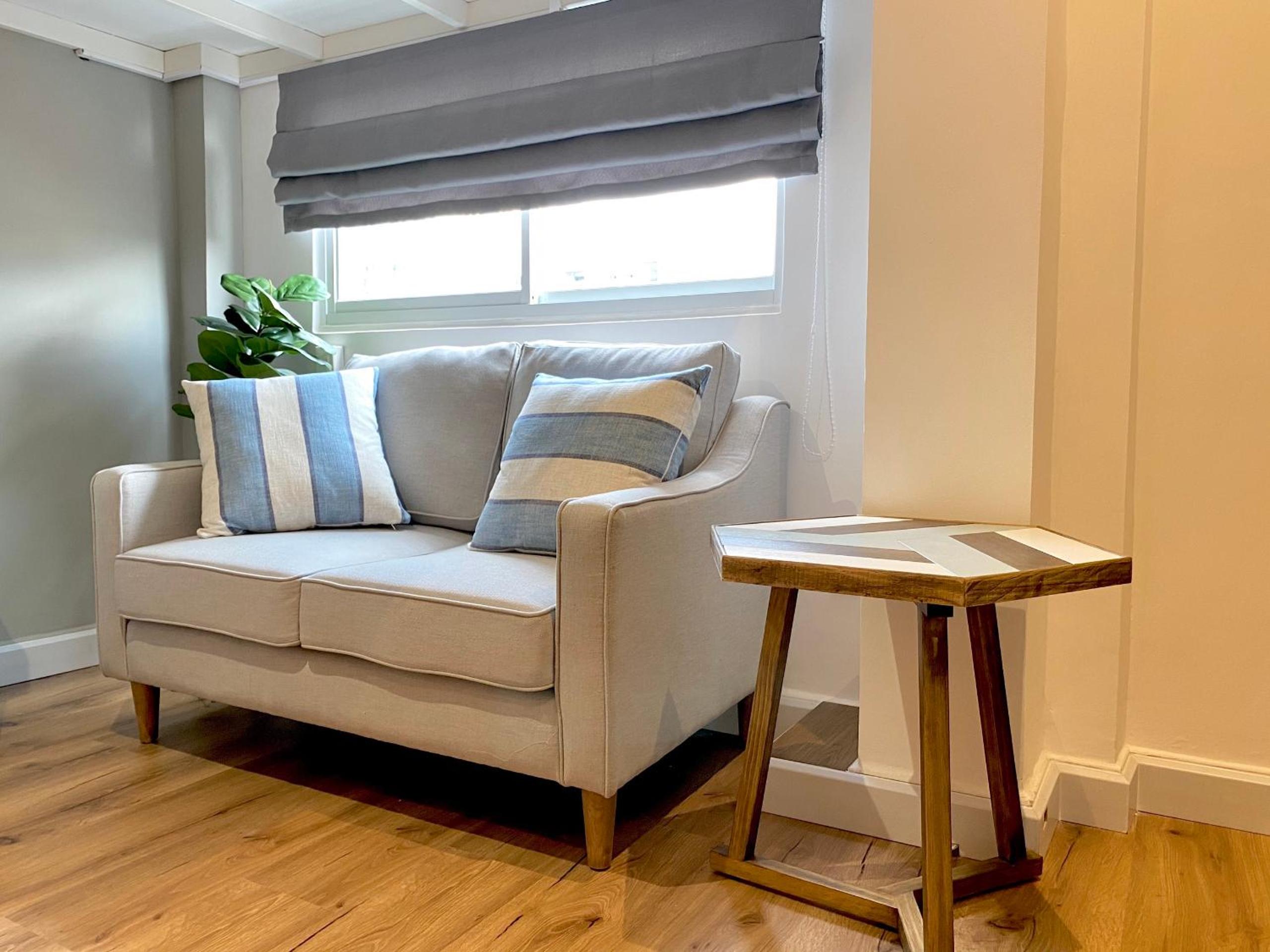 8 minutes walking to Nguyen Hue, Fast Wifi, check-in 24/7