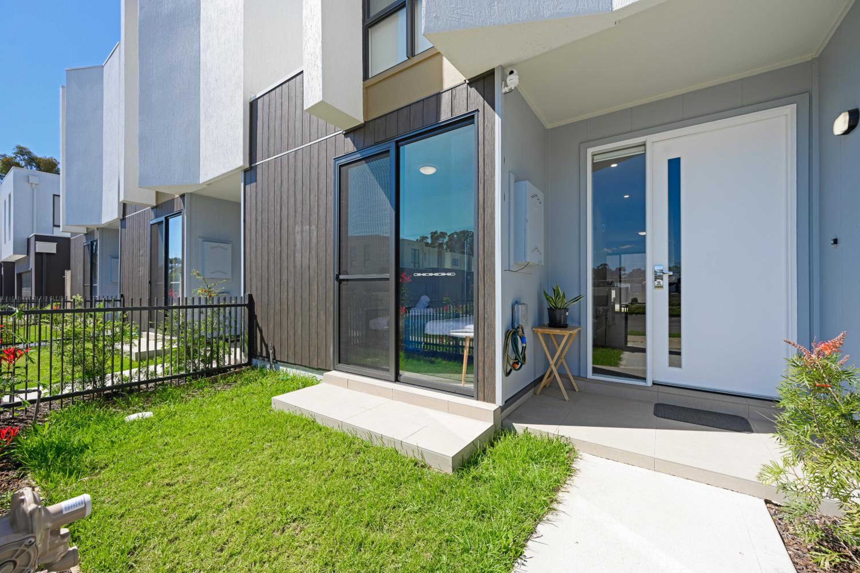 Austral warm 4br house with parking&WiFi