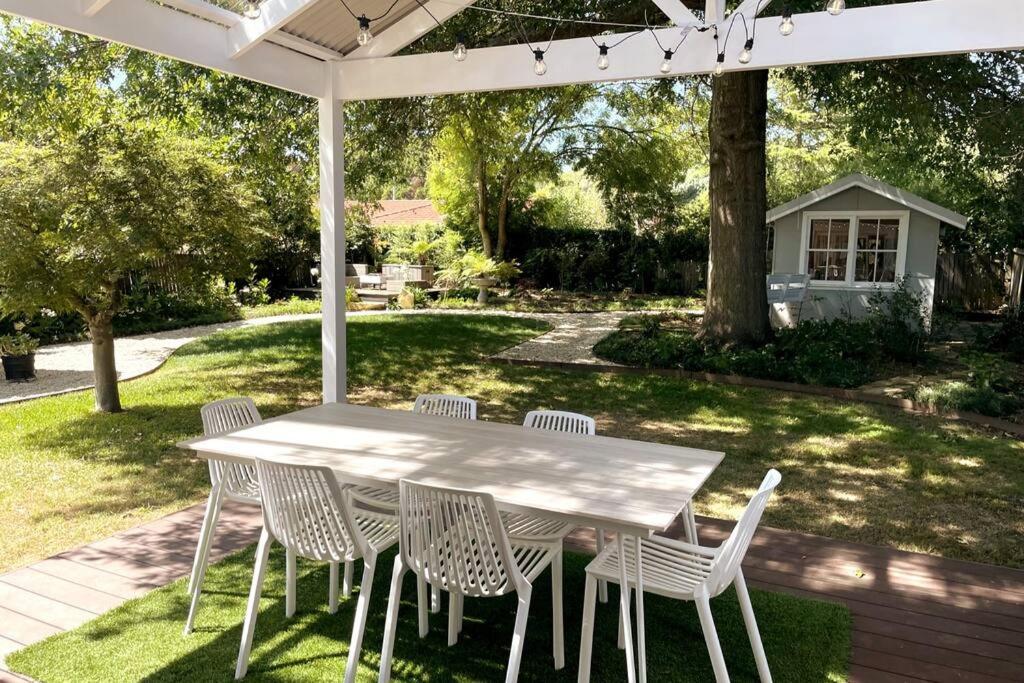 Antler & Oak Cottage: Provincial Luxe In Moss Vale