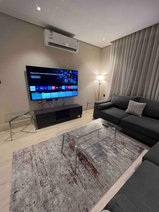 Modern 3 Bedroom Flat