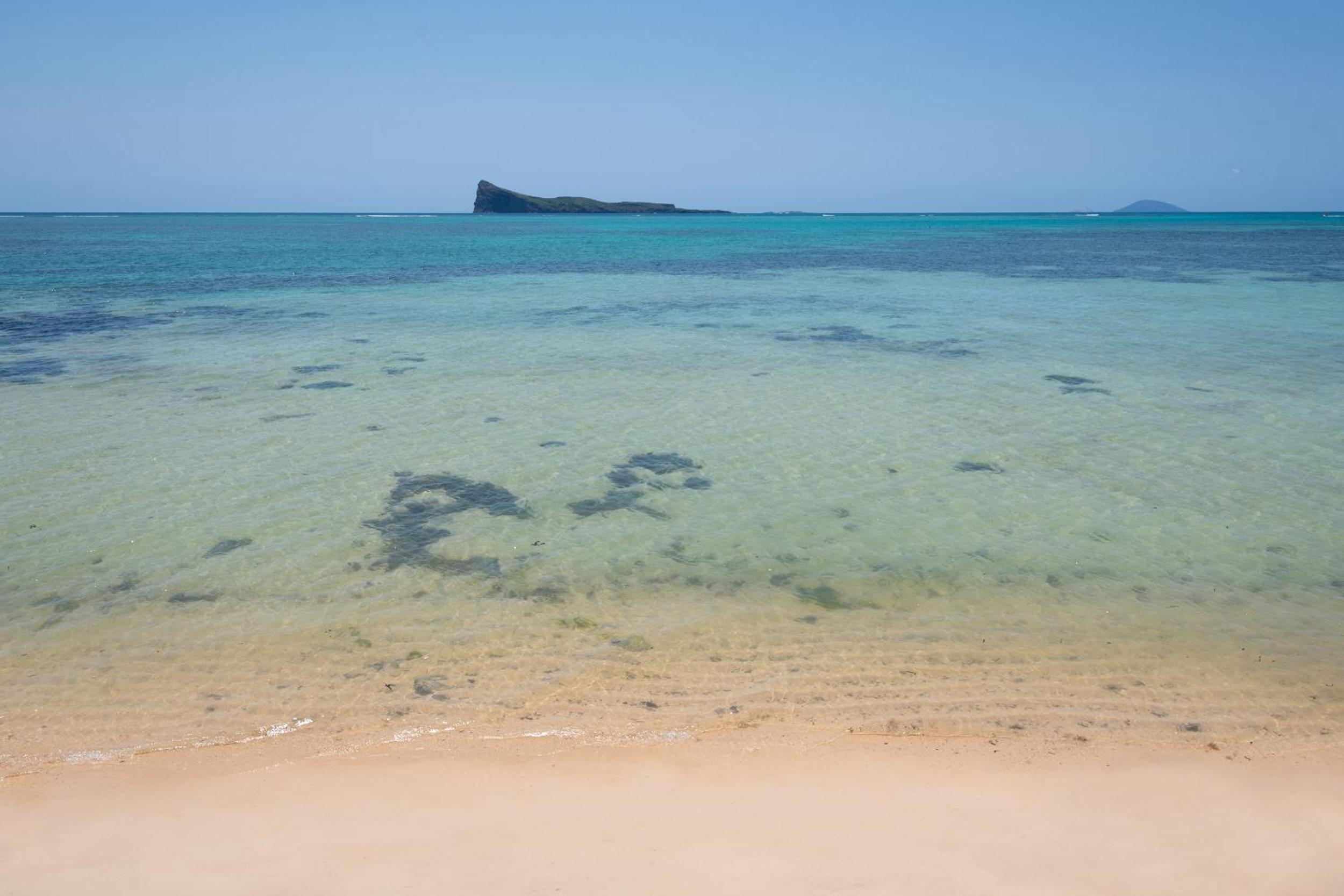 Luxury beachfront duplex, Coin de Mire view / 3Bed