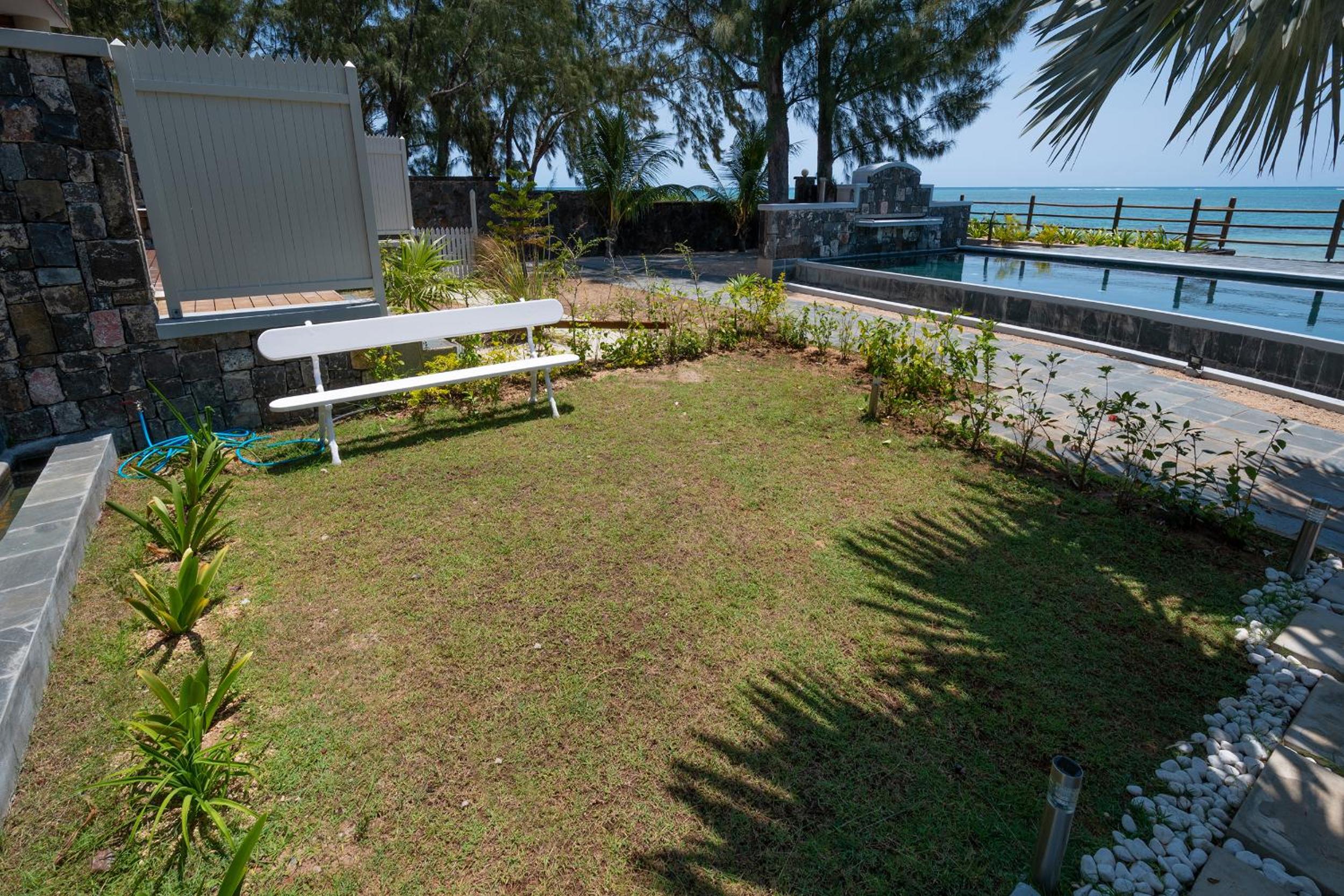 Luxury beachfront duplex, Coin de Mire view / 3Bed