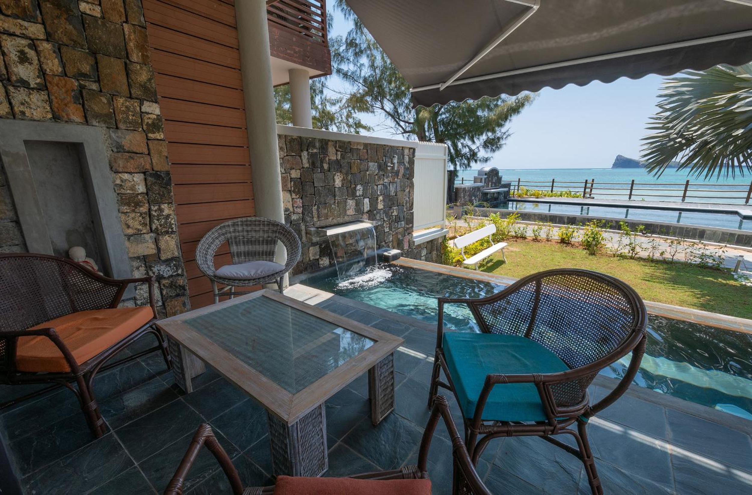 Luxury beachfront duplex, Coin de Mire view / 3Bed
