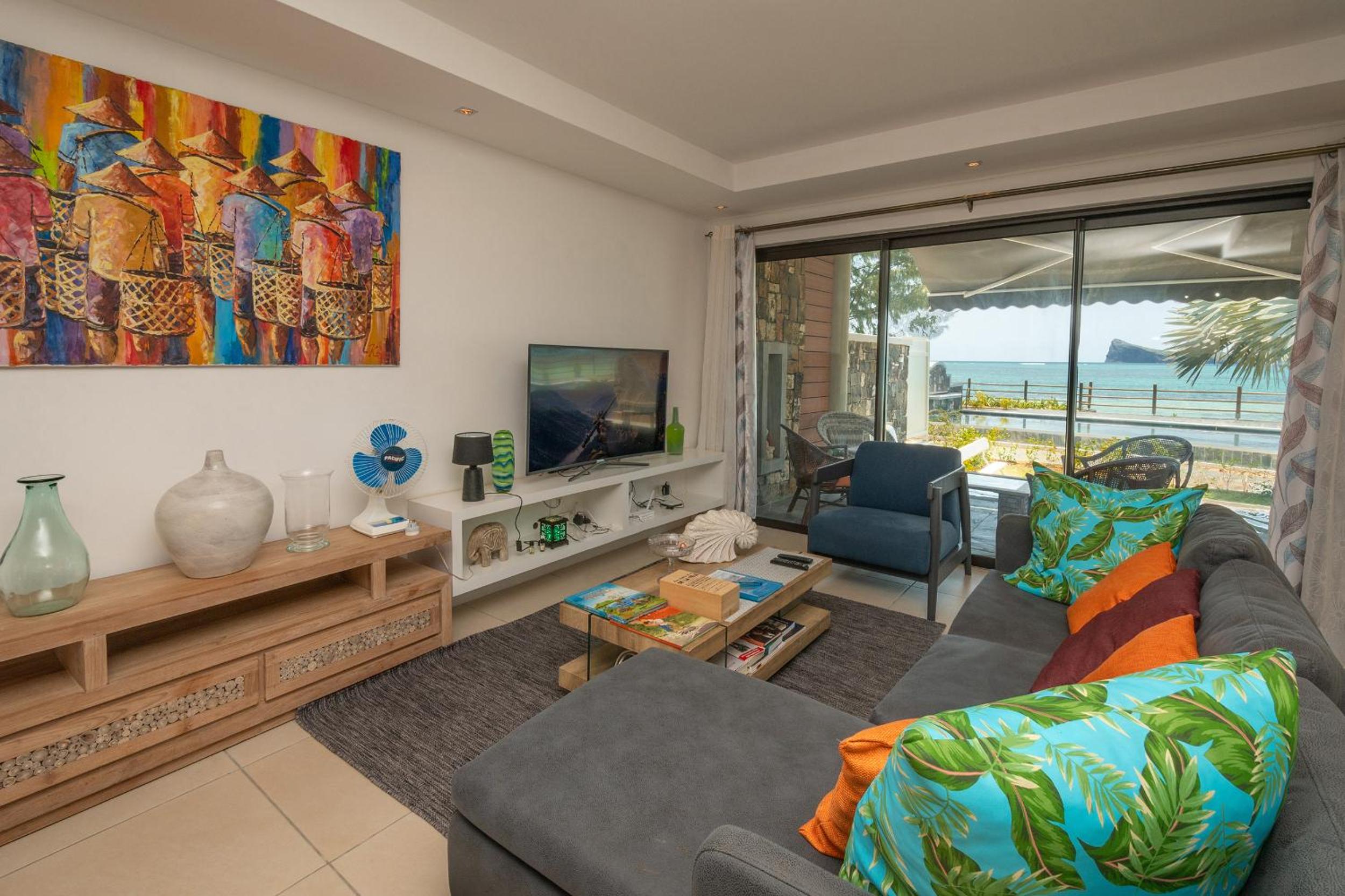 Luxury beachfront duplex, Coin de Mire view / 3Bed