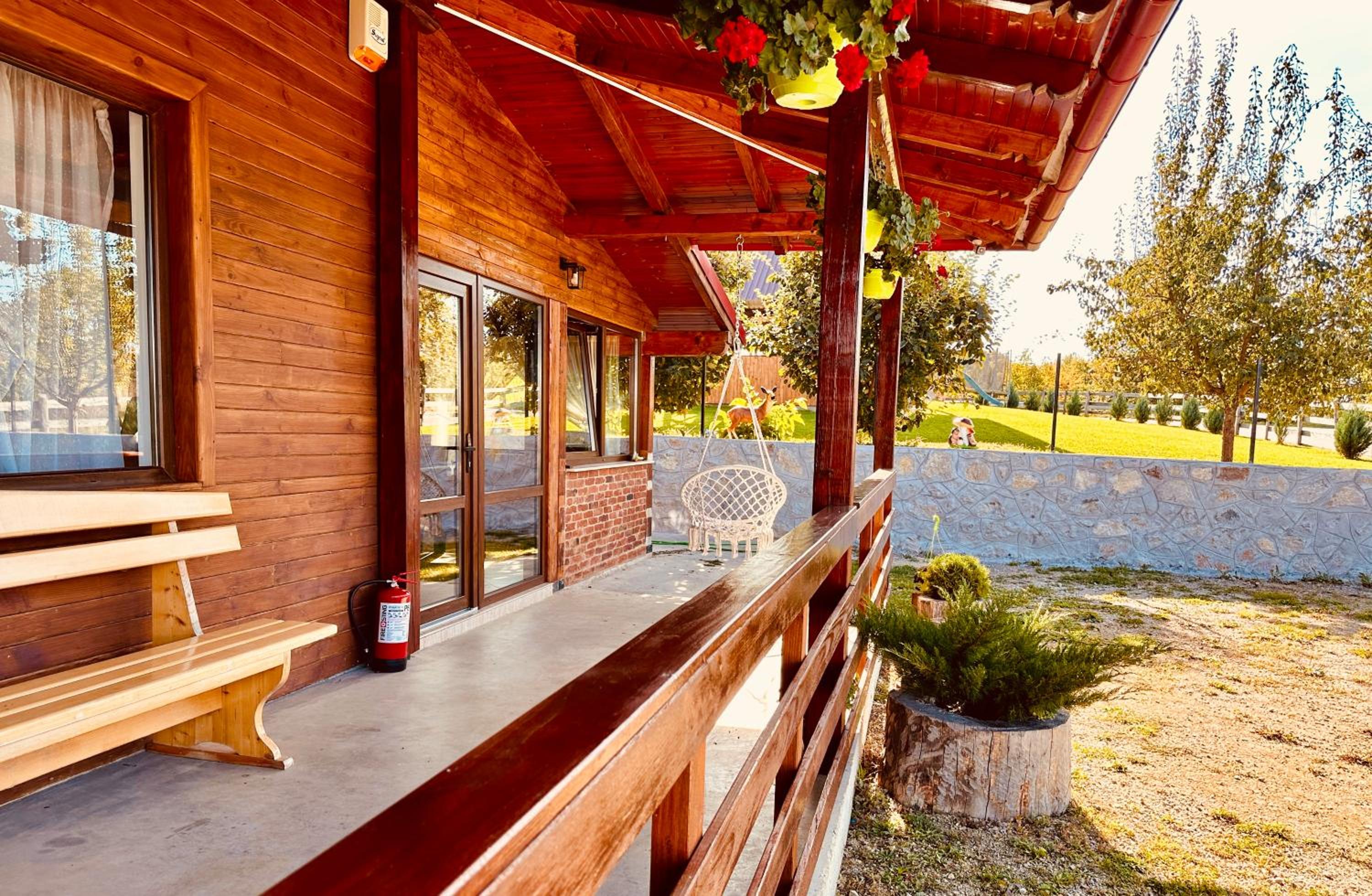 Cabana Runcuri Roșia, Bihor view 2