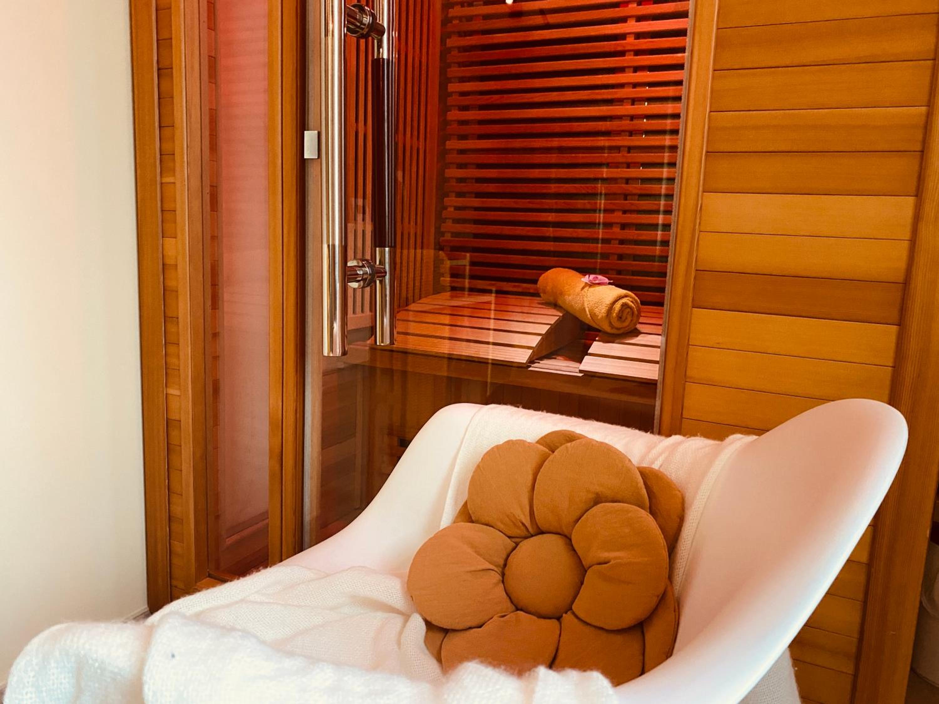 La Villa des Roses - Suite & Spa photo 4