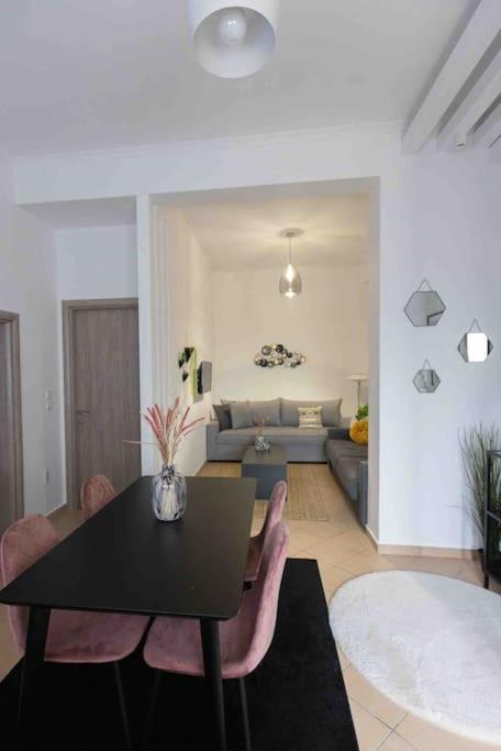 Feel Meteora 1BD luxury apt view 2