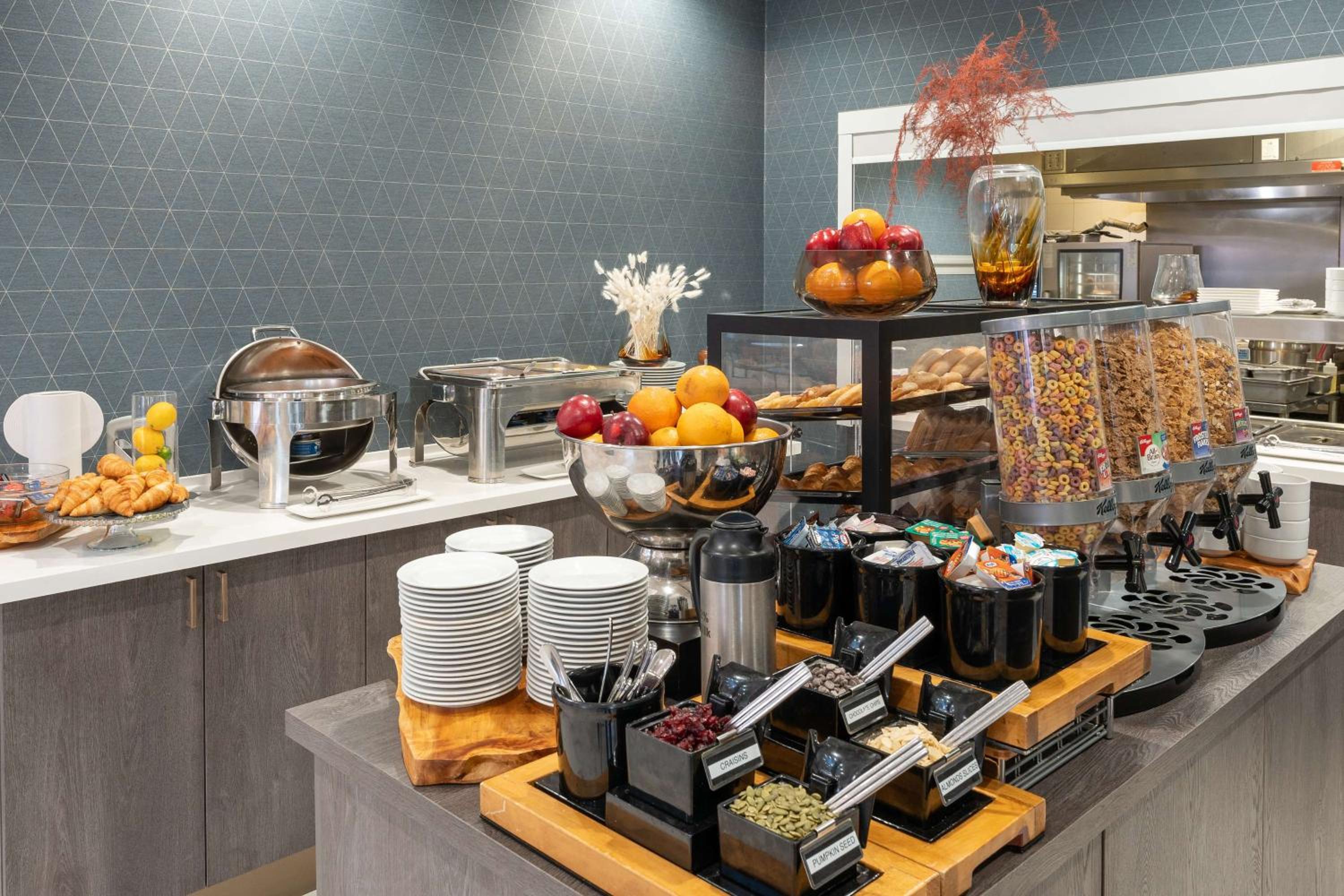 Hilton Garden Inn Toronto/Brampton - Property Image 9