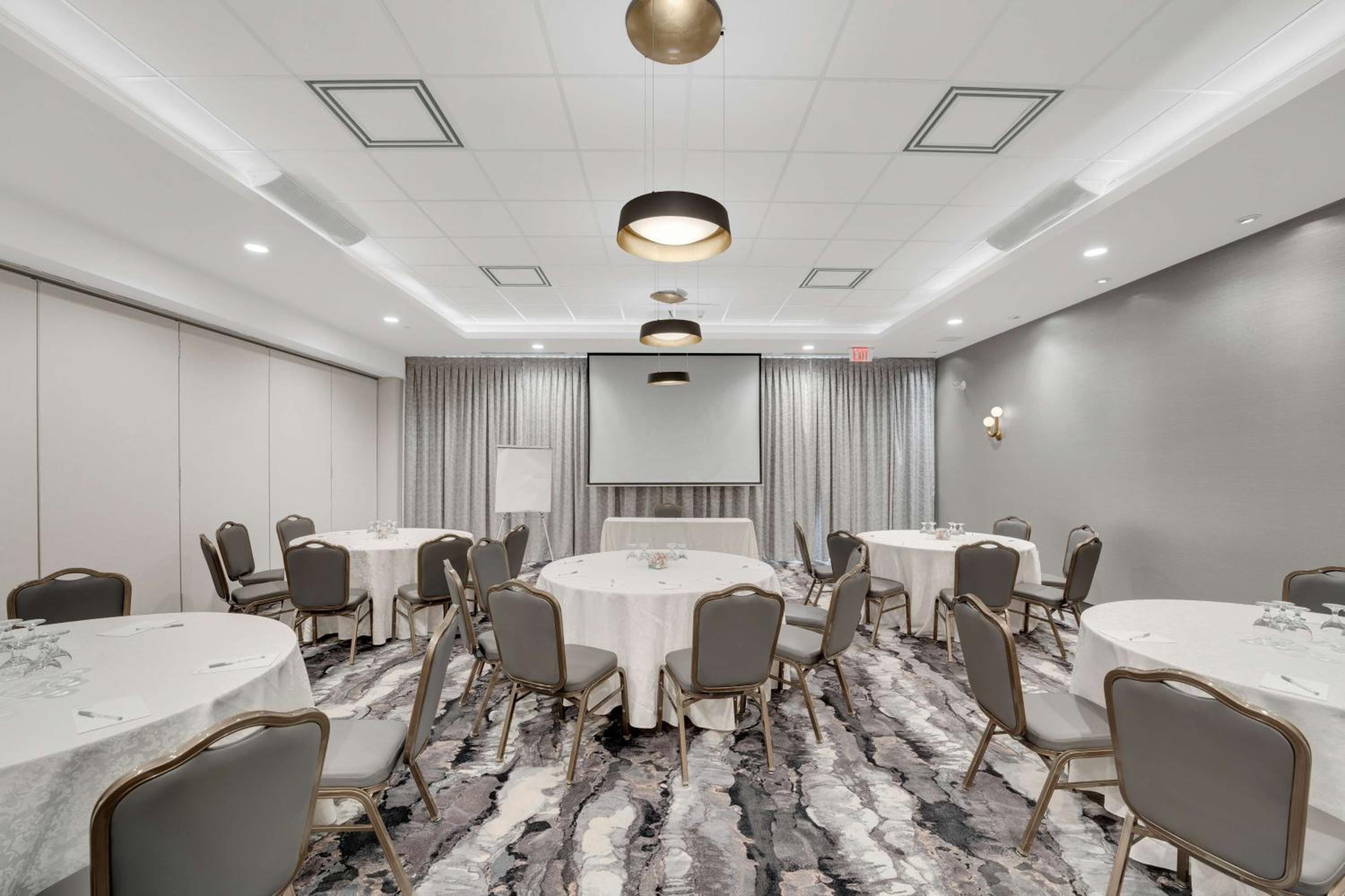 Hilton Garden Inn Toronto/Brampton - Property Image 1