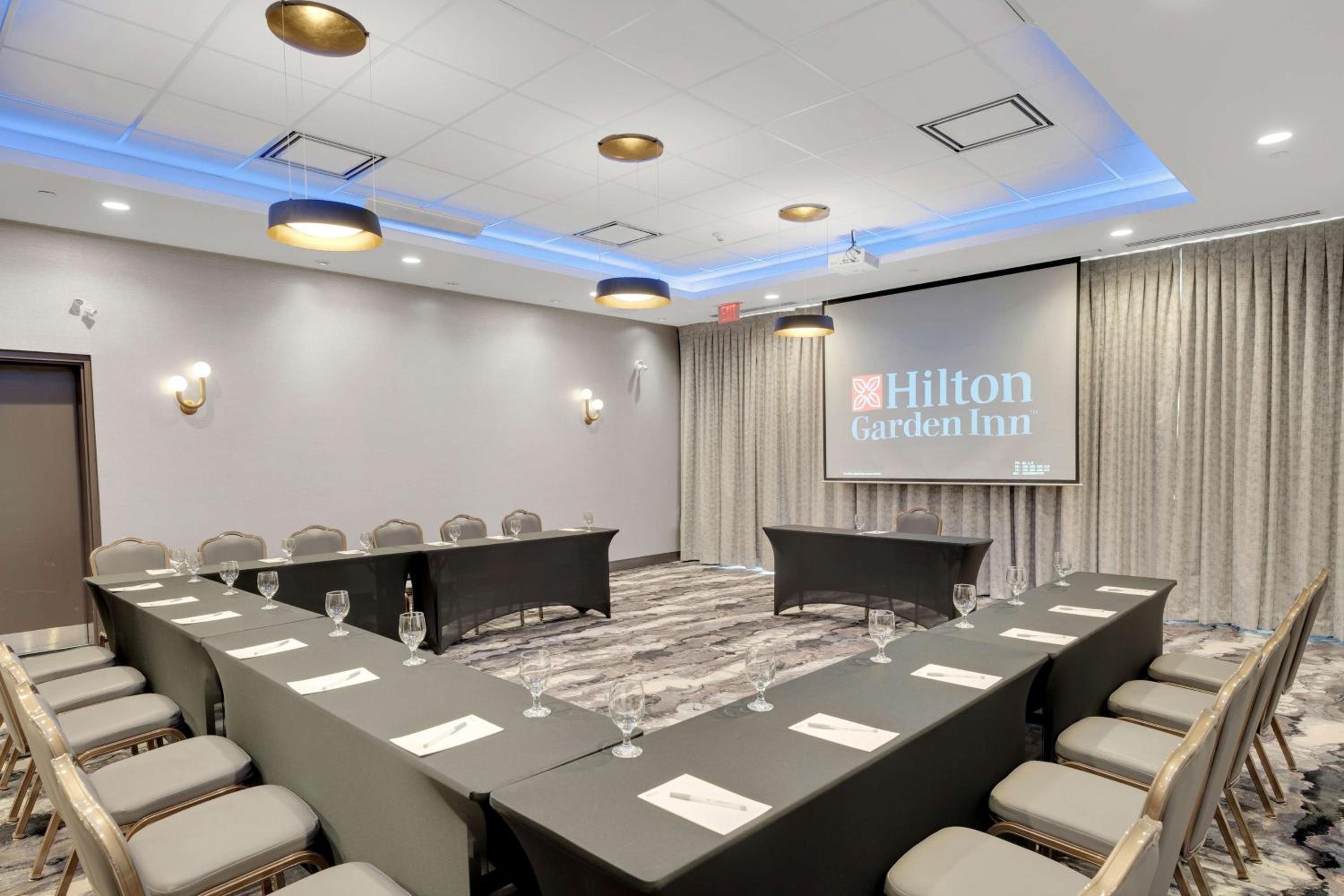 Hilton Garden Inn Toronto/Brampton - Property Image 12