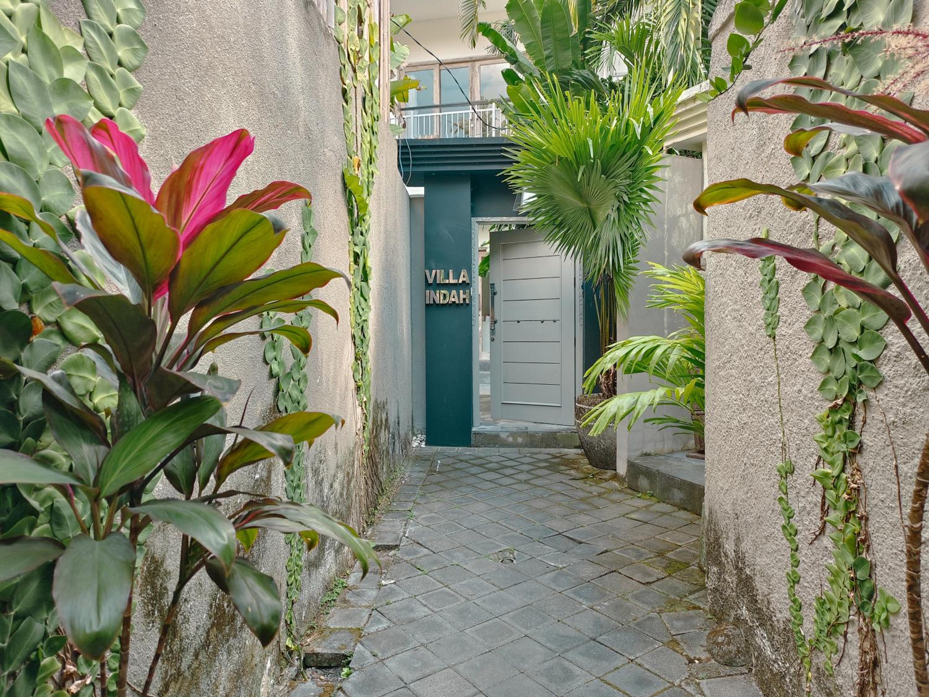 Hotel Kubu Ramah Seminyak Villas - Image 1