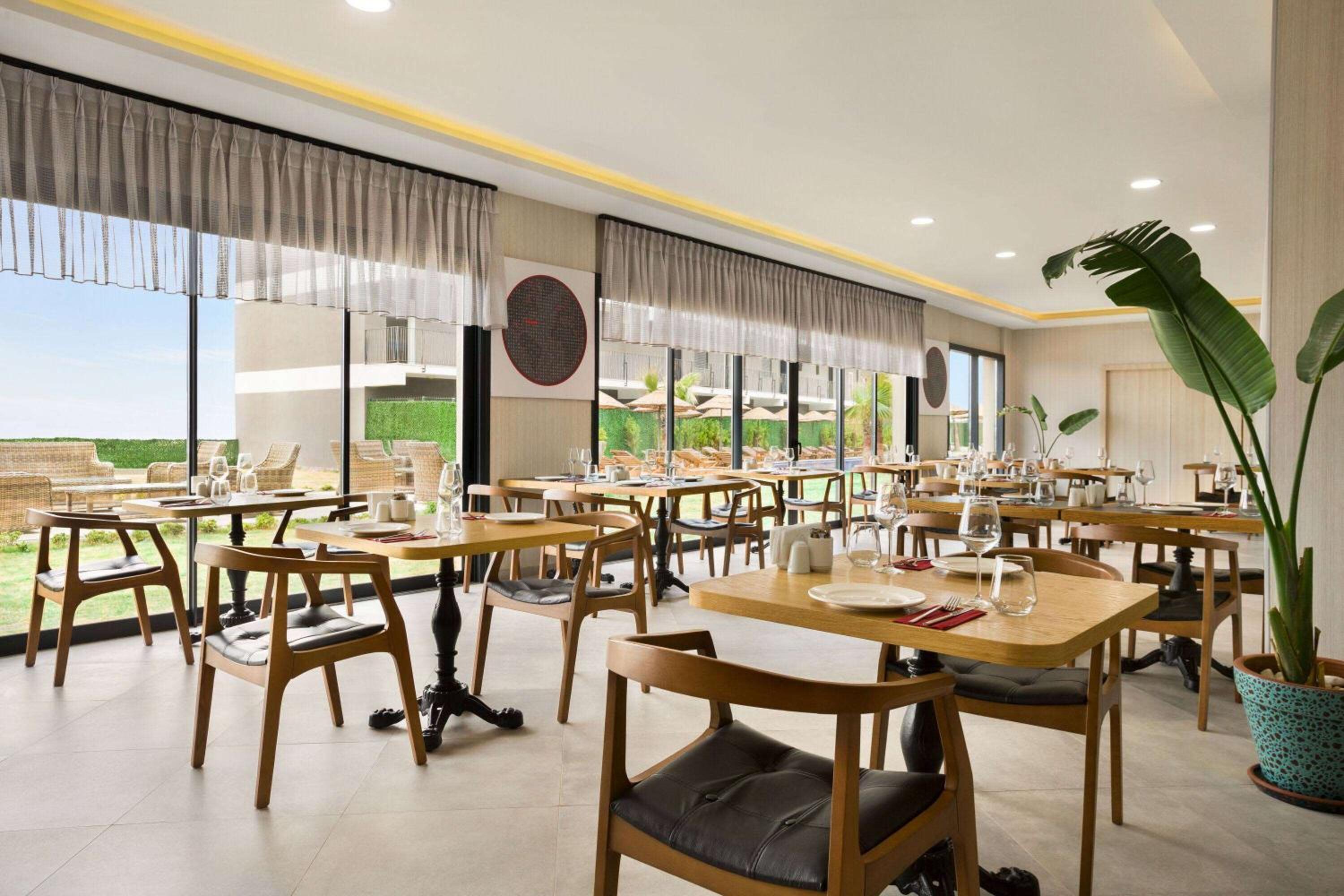 Ramada by Wyndham Cesme - Image 11