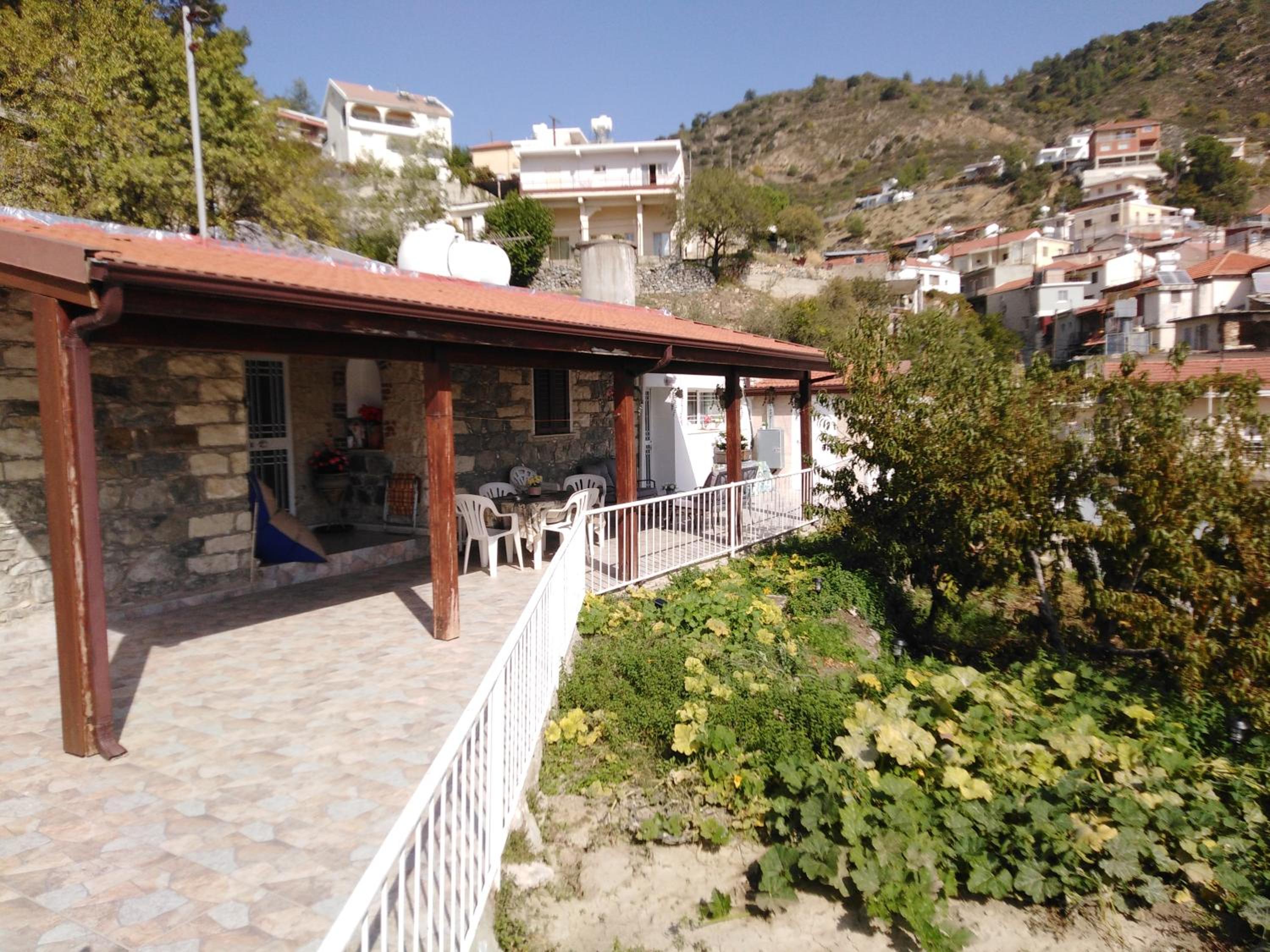 Traditional house in pelendri
