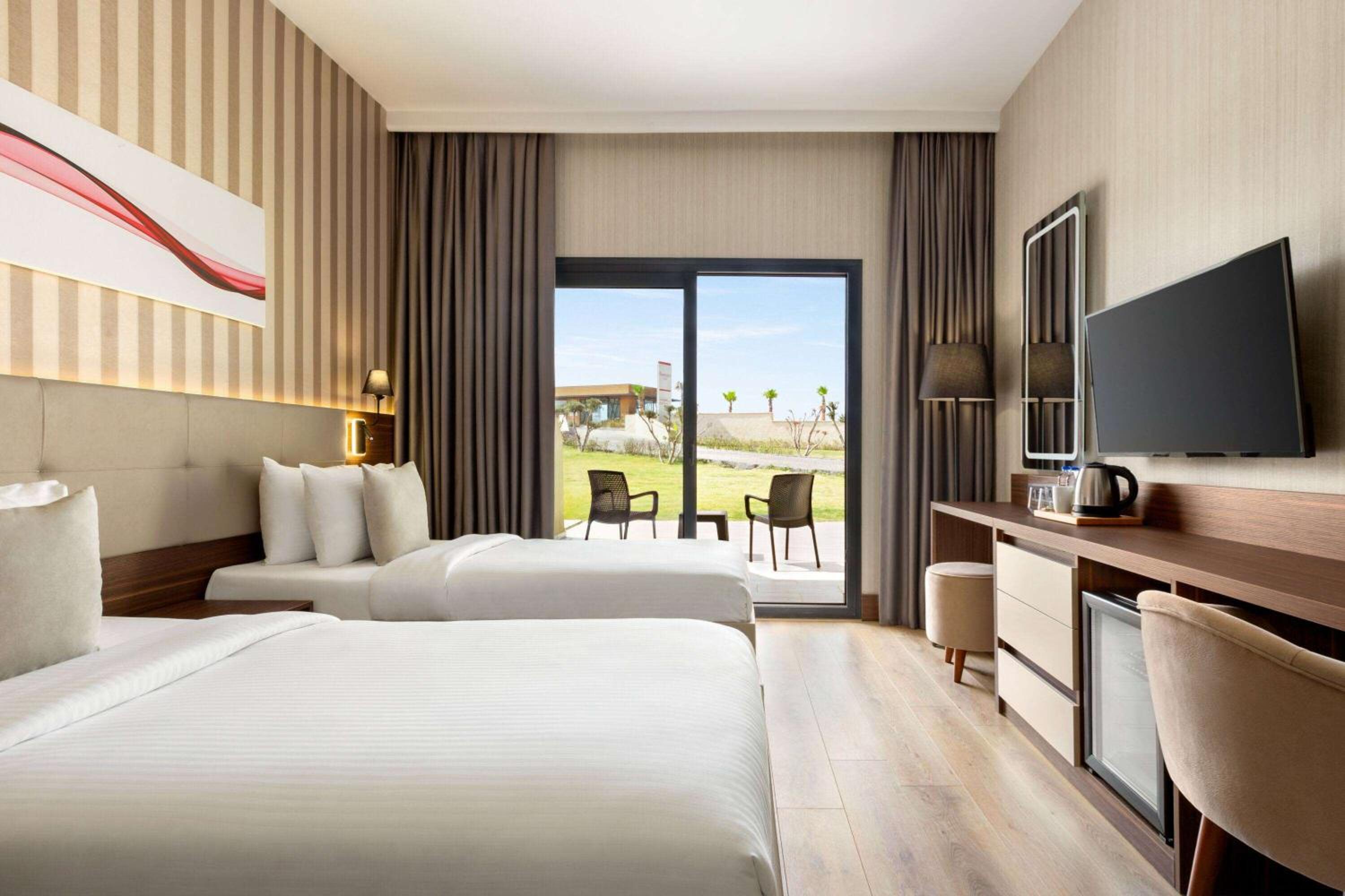 Ramada by Wyndham Cesme - Image 14