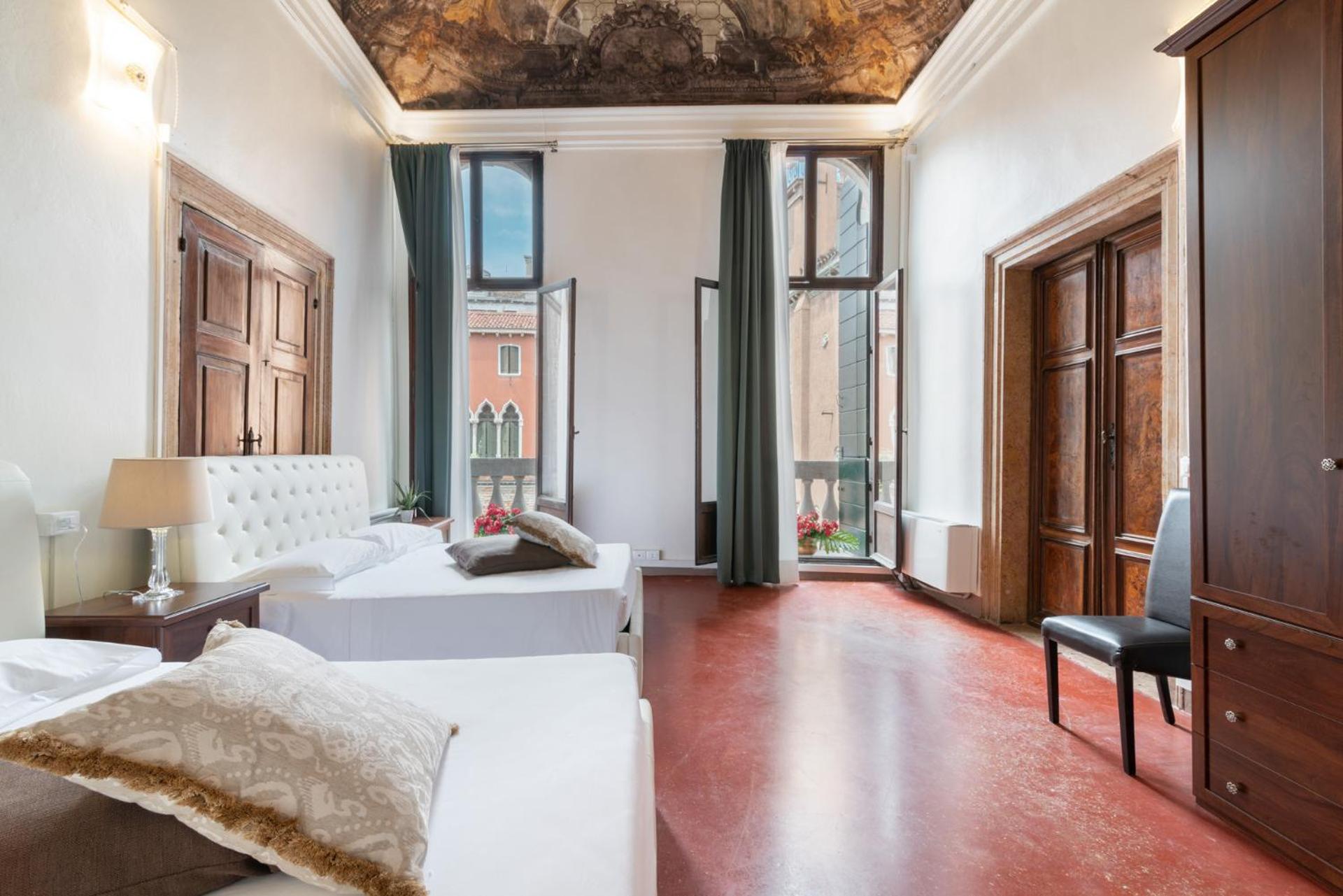 Venice Luxury Palace 3 by Wonderful Italy