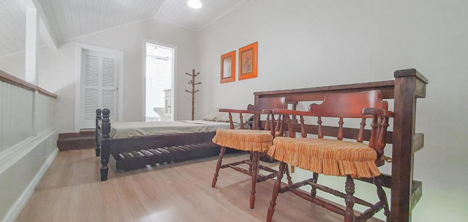 Duplex Floresta Negra - Sua Base perfeita em Gramado! Ótima LOCALIZAÇÃO LAGONegro 500m - 02 Quartos e 02 Banheiros para FAMILIA em CONDOMINIO FECHAD0, cozi