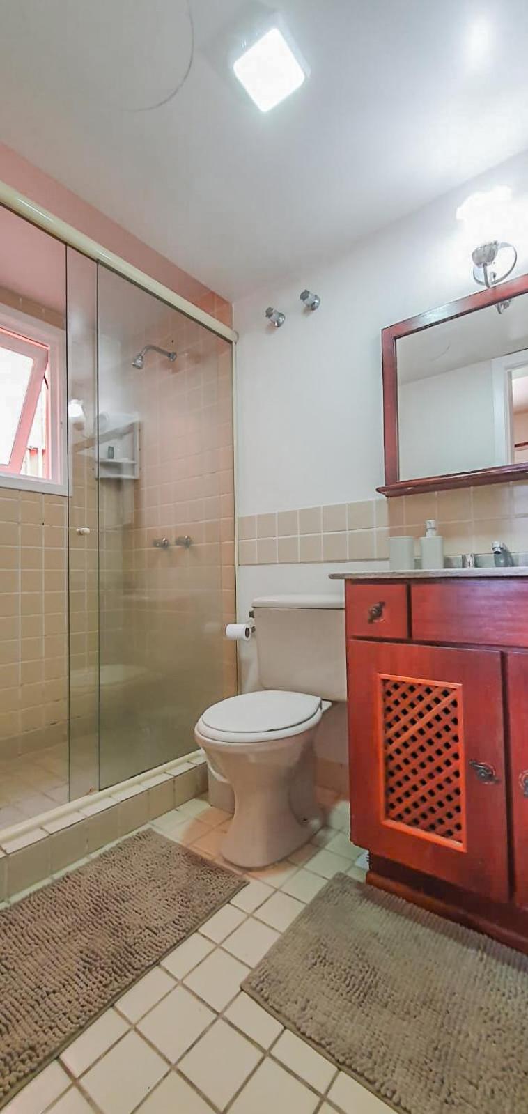 Duplex Floresta Negra - Sua Base perfeita em Gramado! Ótima LOCALIZAÇÃO LAGONegro 500m - 02 Quartos e 02 Banheiros para FAMILIA em CONDOMINIO FECHAD0, cozi