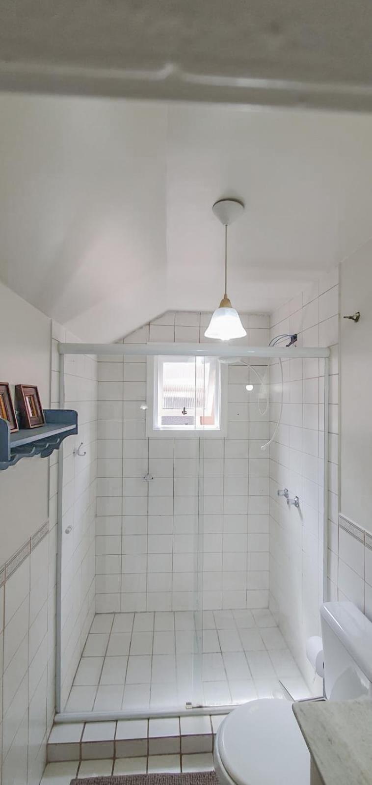Duplex Floresta Negra - Sua Base perfeita em Gramado! Ótima LOCALIZAÇÃO LAGONegro 500m - 02 Quartos e 02 Banheiros para FAMILIA em CONDOMINIO FECHAD0, cozi
