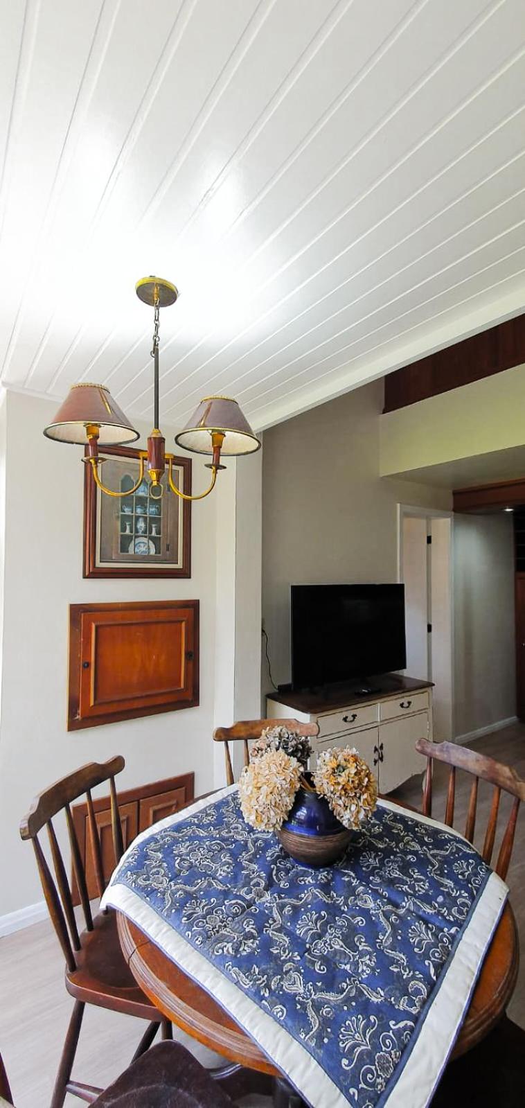 Duplex Floresta Negra - Sua Base perfeita em Gramado! Ótima LOCALIZAÇÃO LAGONegro 500m - 02 Quartos e 02 Banheiros para FAMILIA em CONDOMINIO FECHAD0, cozi