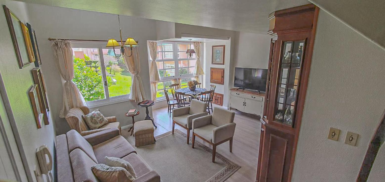 Duplex Floresta Negra - Sua Base perfeita em Gramado! Ótima LOCALIZAÇÃO LAGONegro 500m - 02 Quartos e 02 Banheiros para FAMILIA em CONDOMINIO FECHAD0, cozi