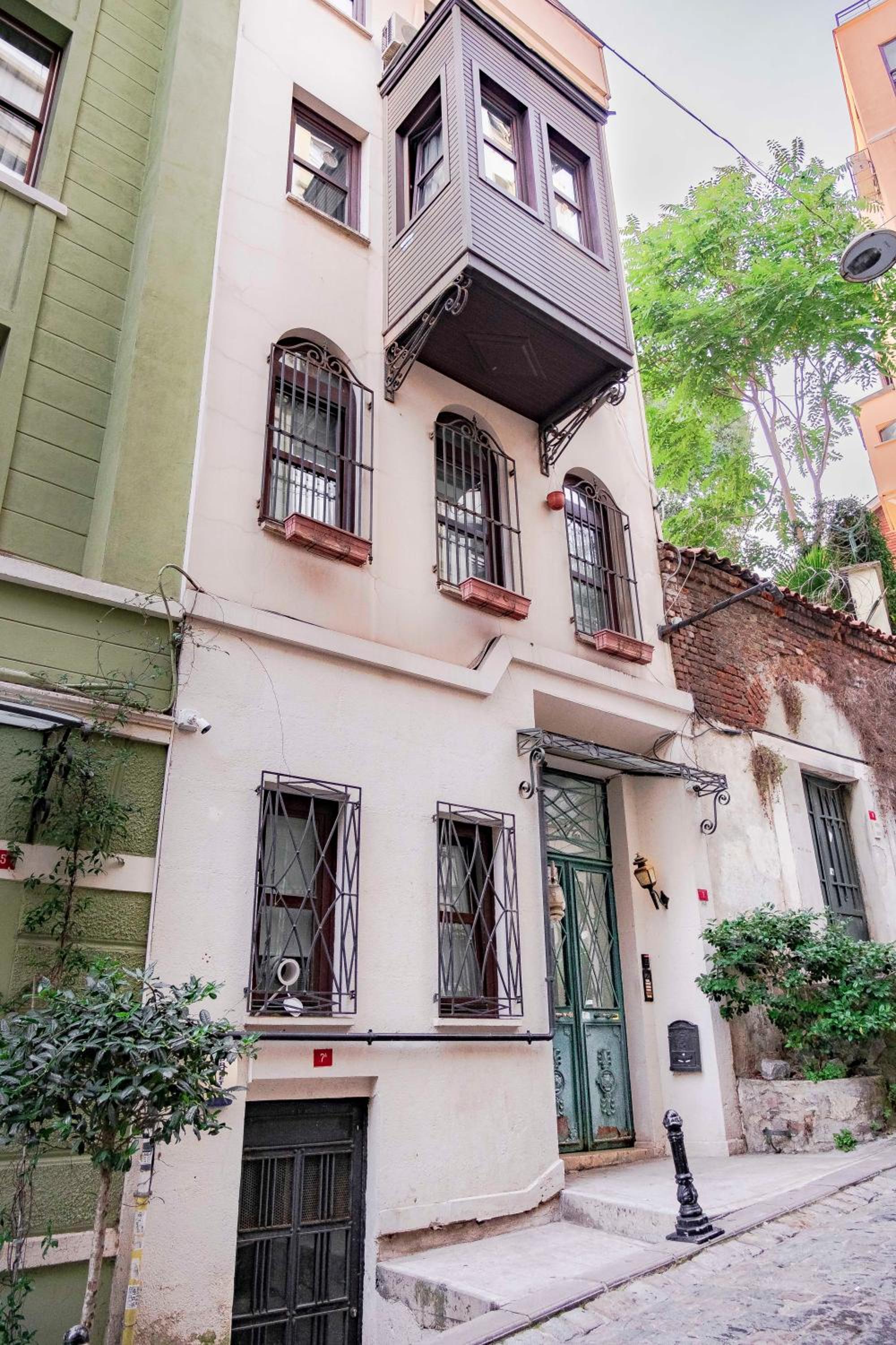 Homie Suites - Modern Apartments Nearby Istıklal Street & Galata Tower