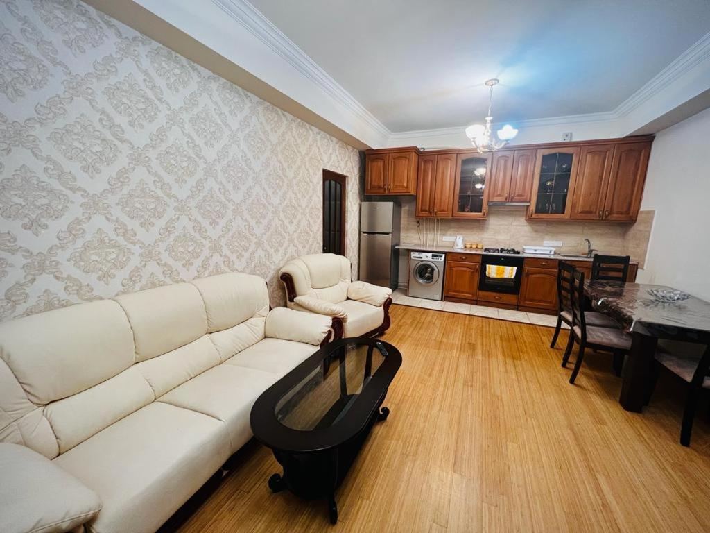 2 BDR APARTMENT in Yerevan,CENTRE