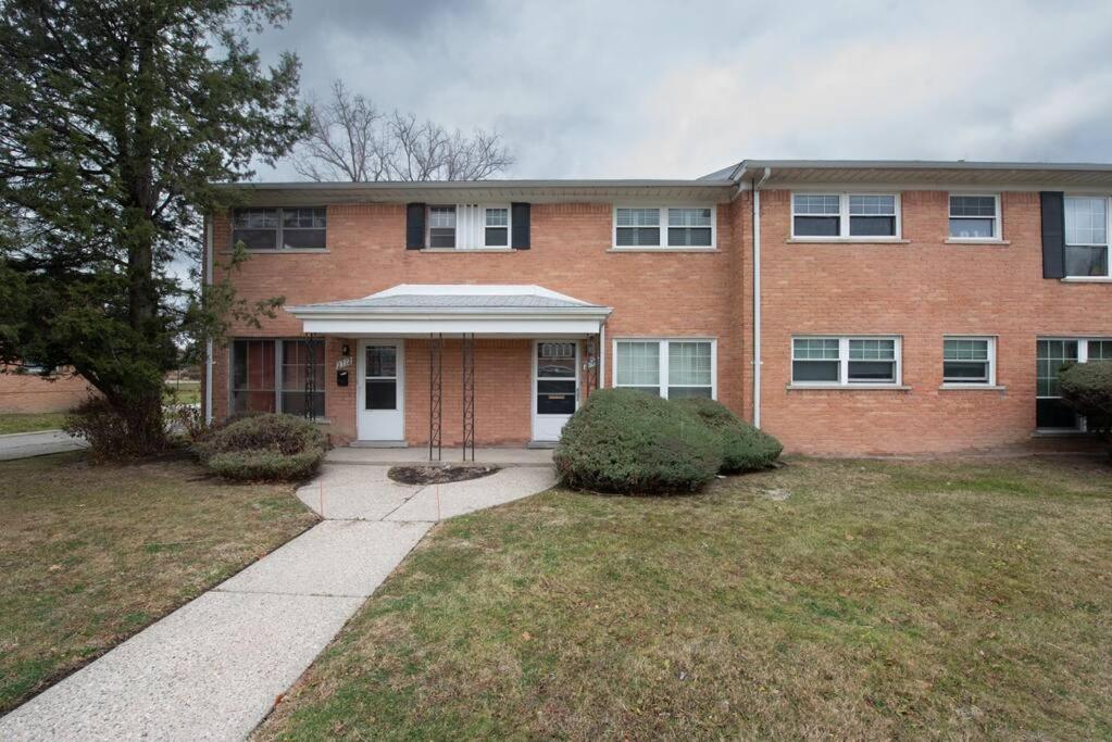 Cozy Condo in the Heart of Royal Oak