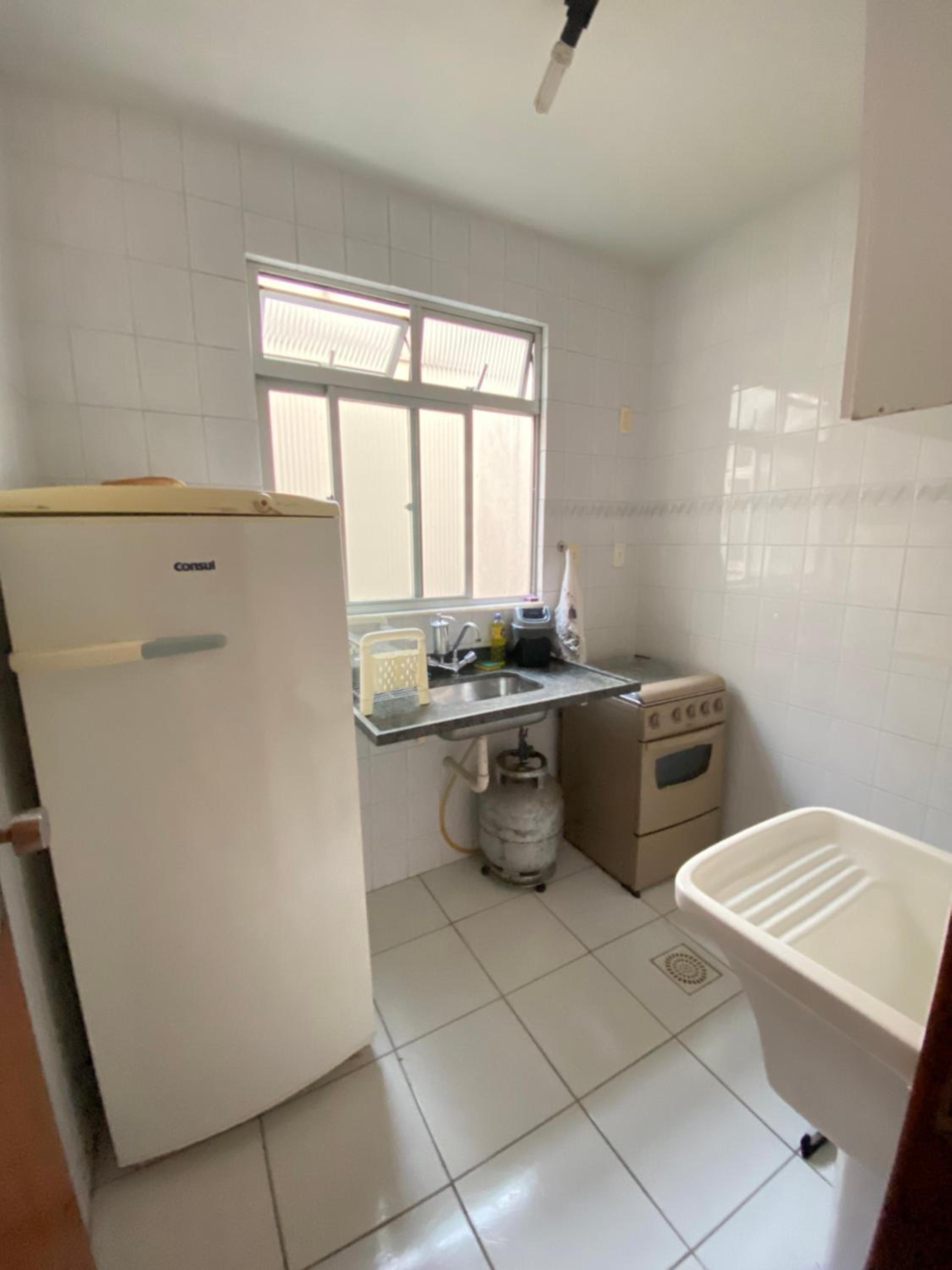 Apartamento bem localizado com varanda