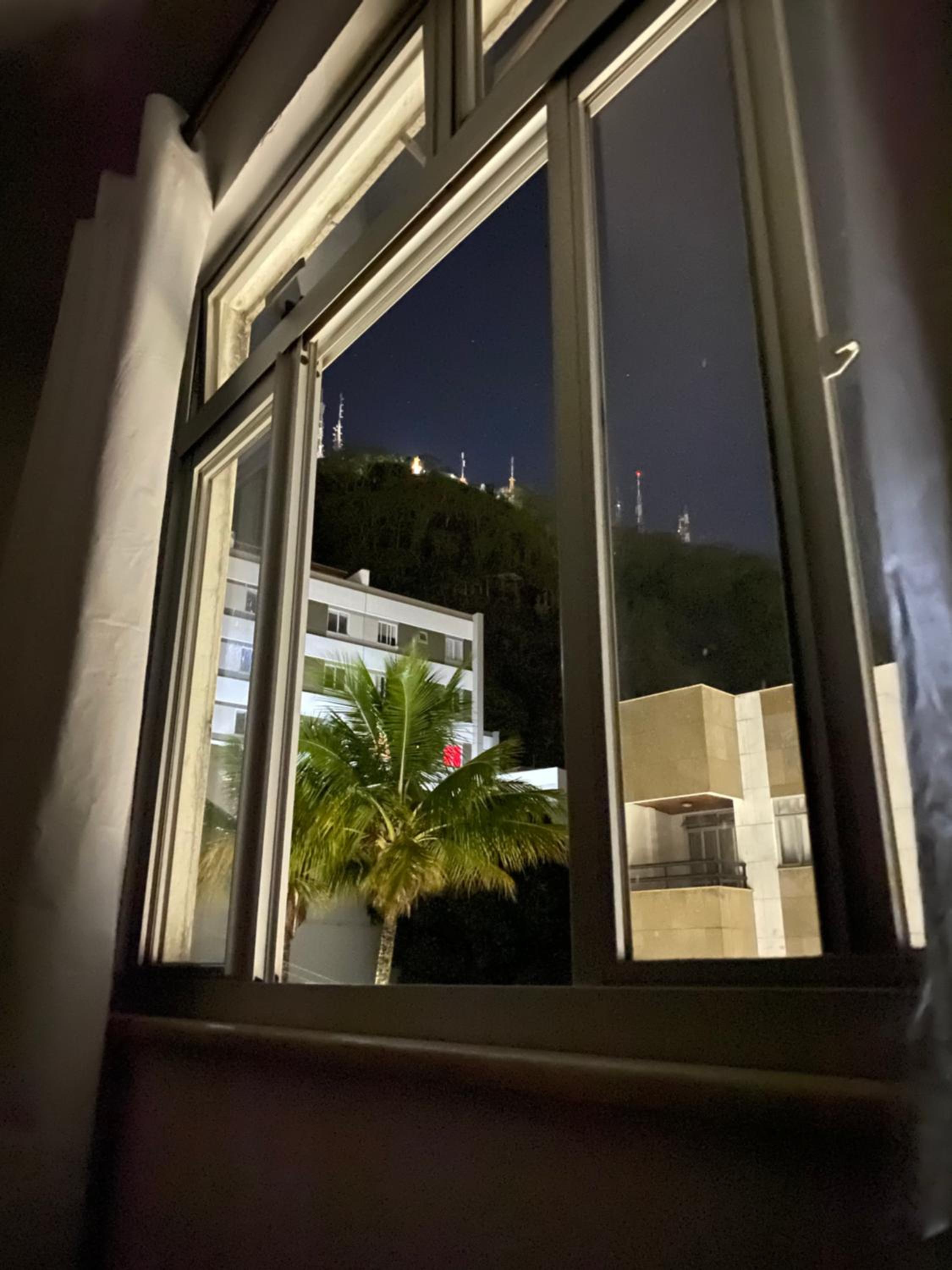 Apartamento bem localizado com varanda