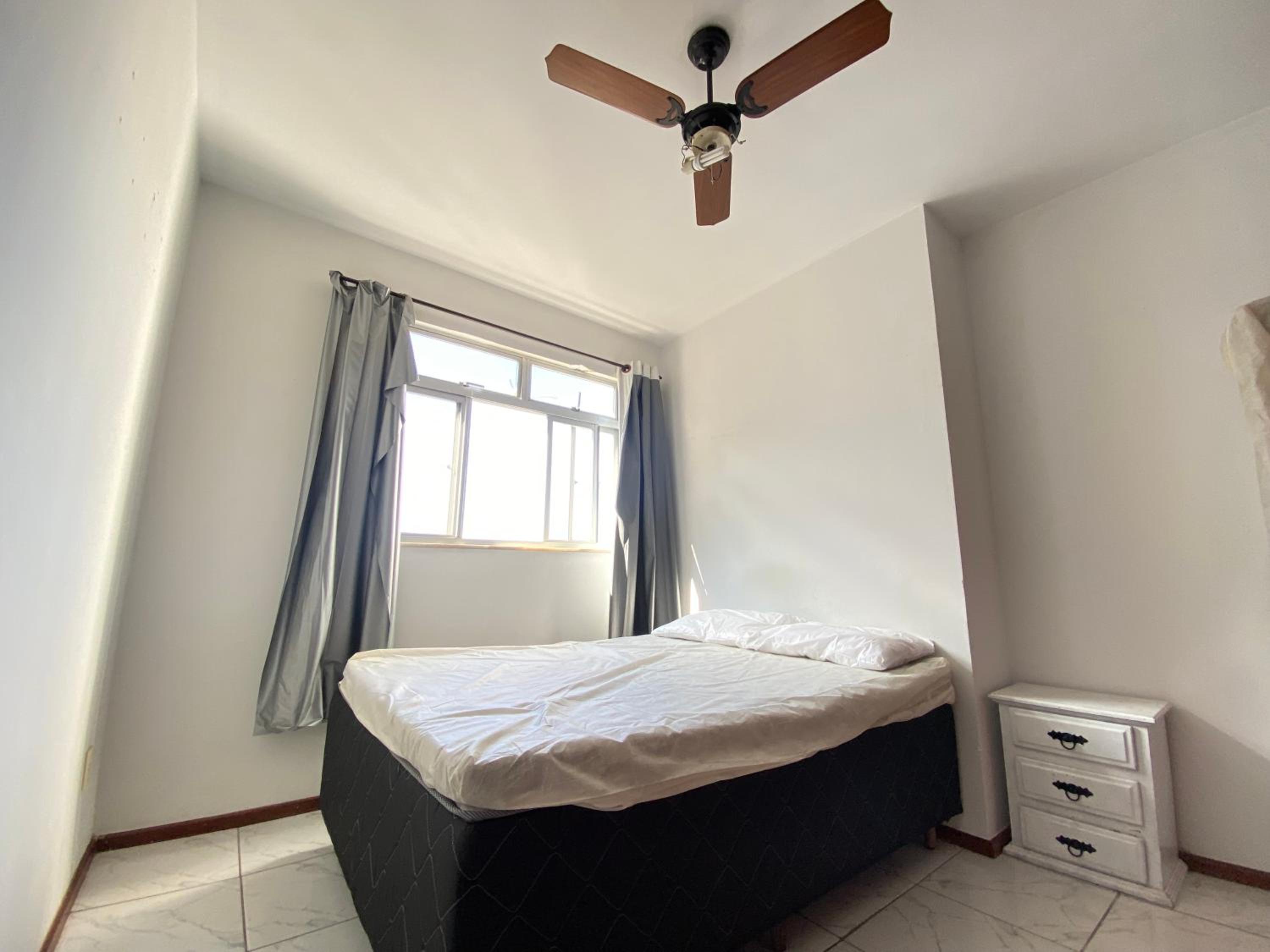 Apartamento bem localizado com varanda
