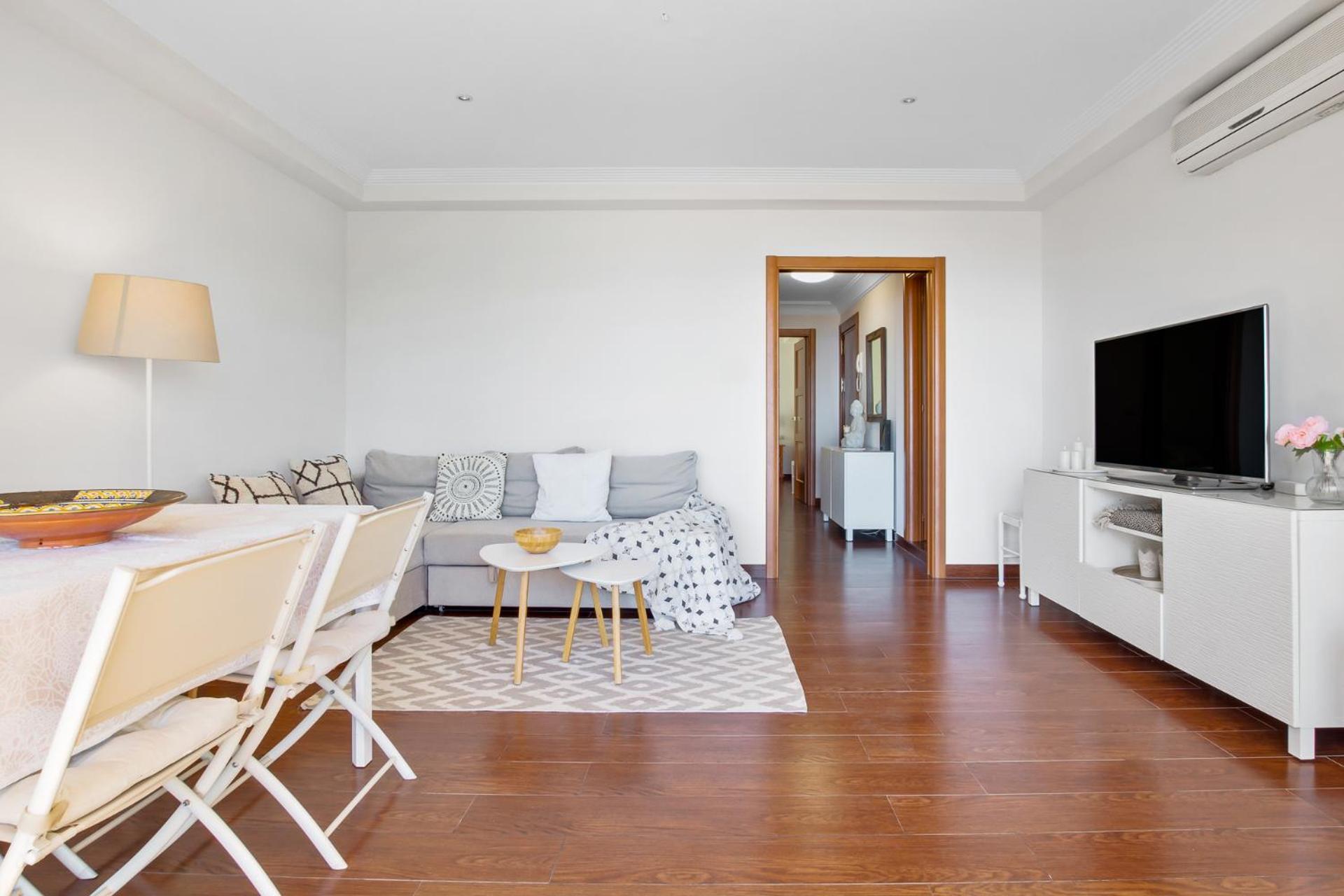 El Remo by IVI Real Estate view 5