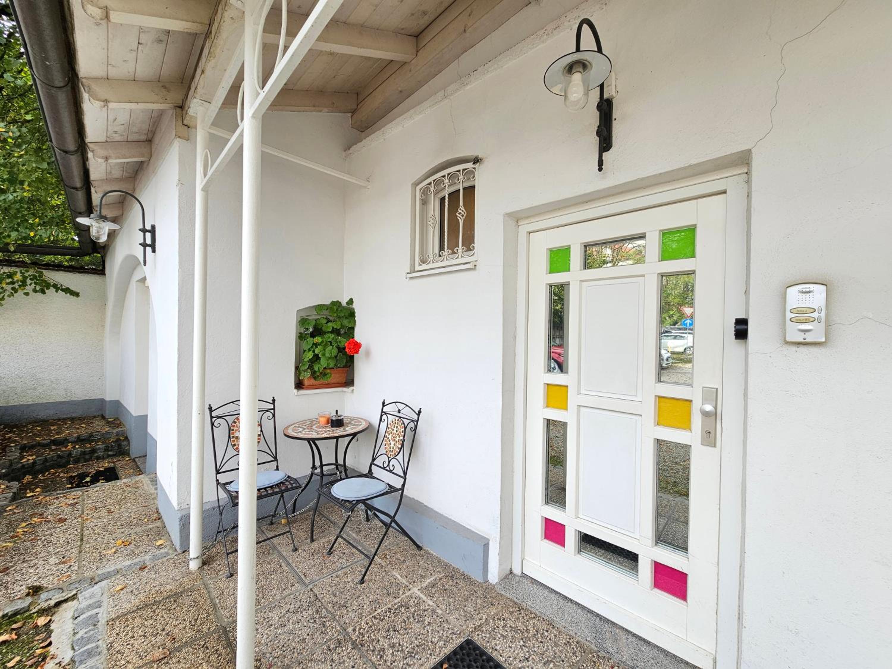 Hotel Tiny central studio apartment Nika Ljubljana - Image 1