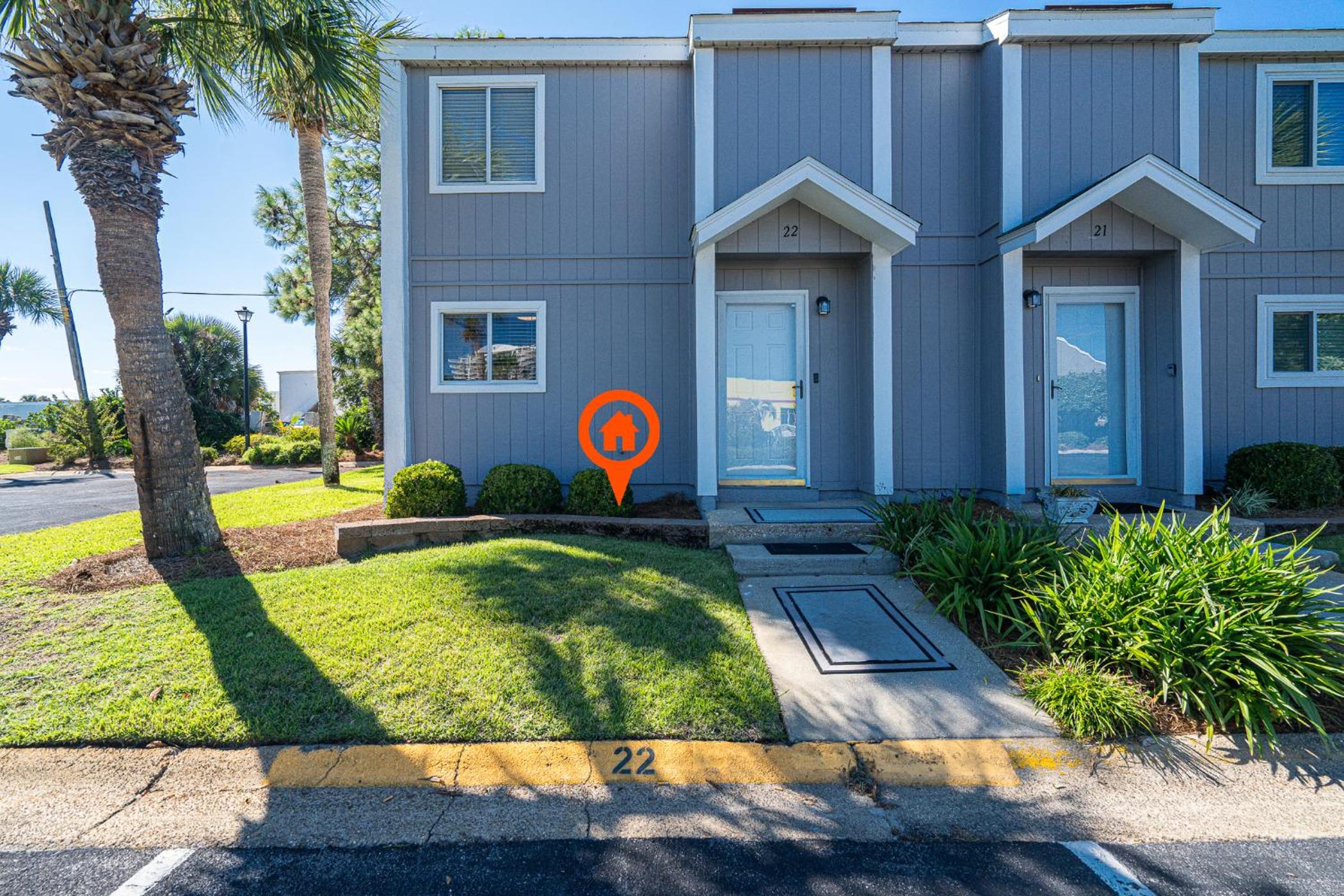 SOUTH BAY BY THE GULF- Private beach access, Community pool, Foosball