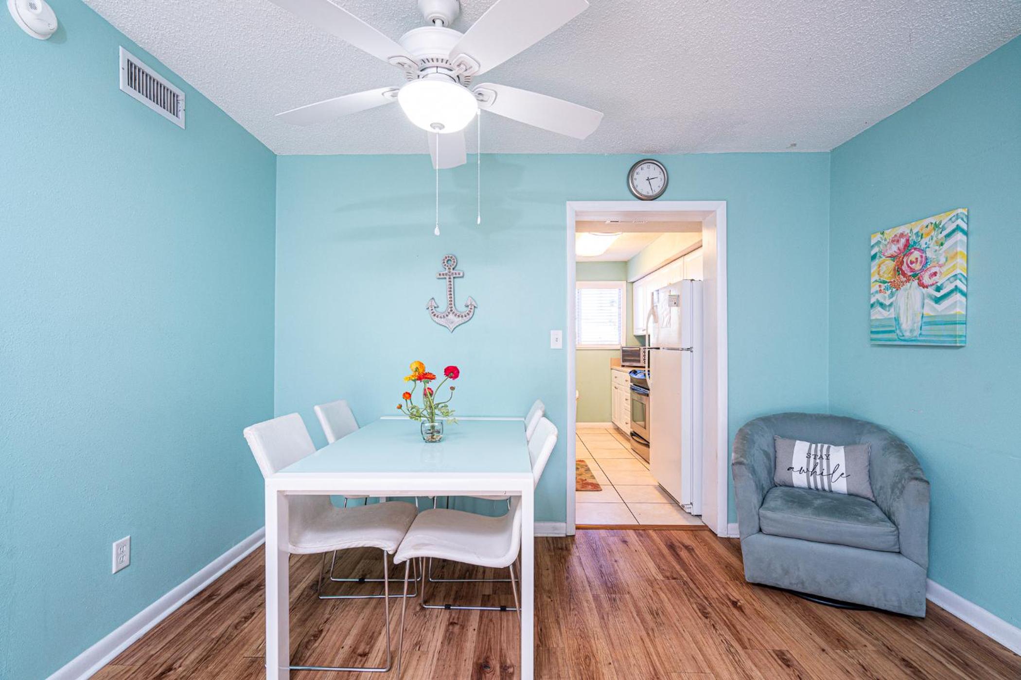 SOUTH BAY BY THE GULF- Private beach access, Community pool, Foosball