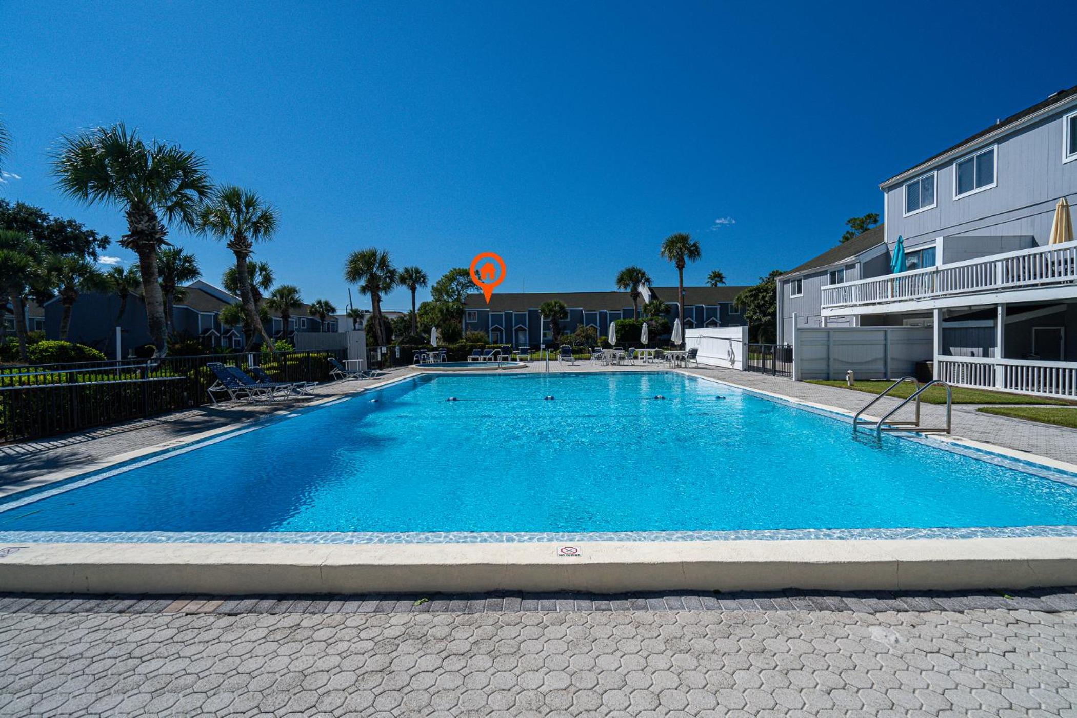 SOUTH BAY BY THE GULF- Private beach access, Community pool, Foosball