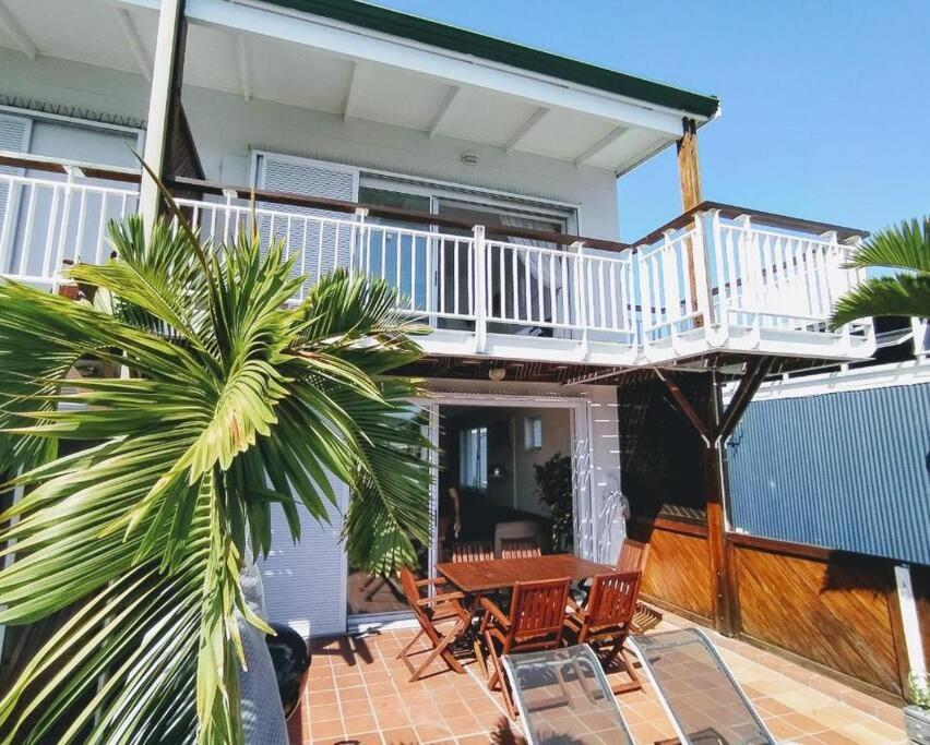 WATERFRONT - 1 South Quay lovely two bed on water view 3