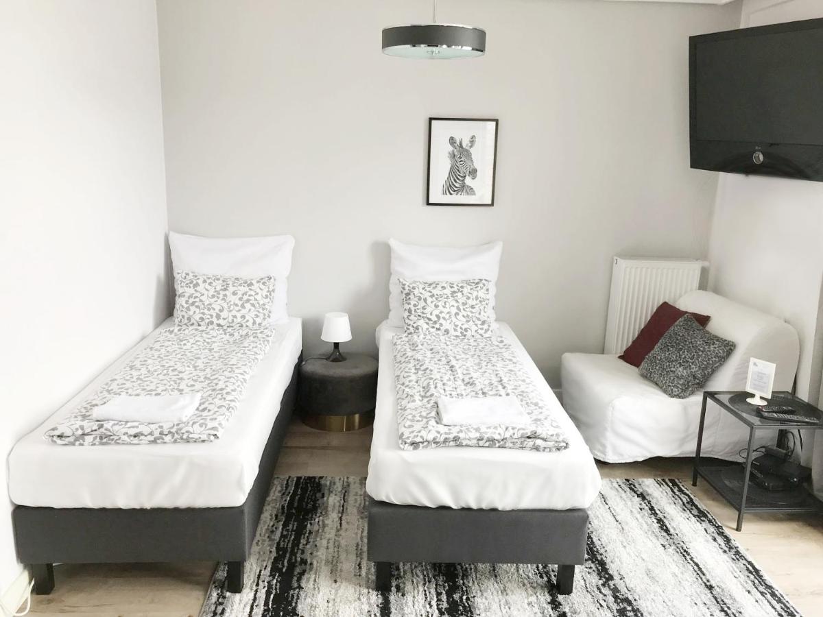 Labo Apartment Brylowska by EXPO XXI view 2