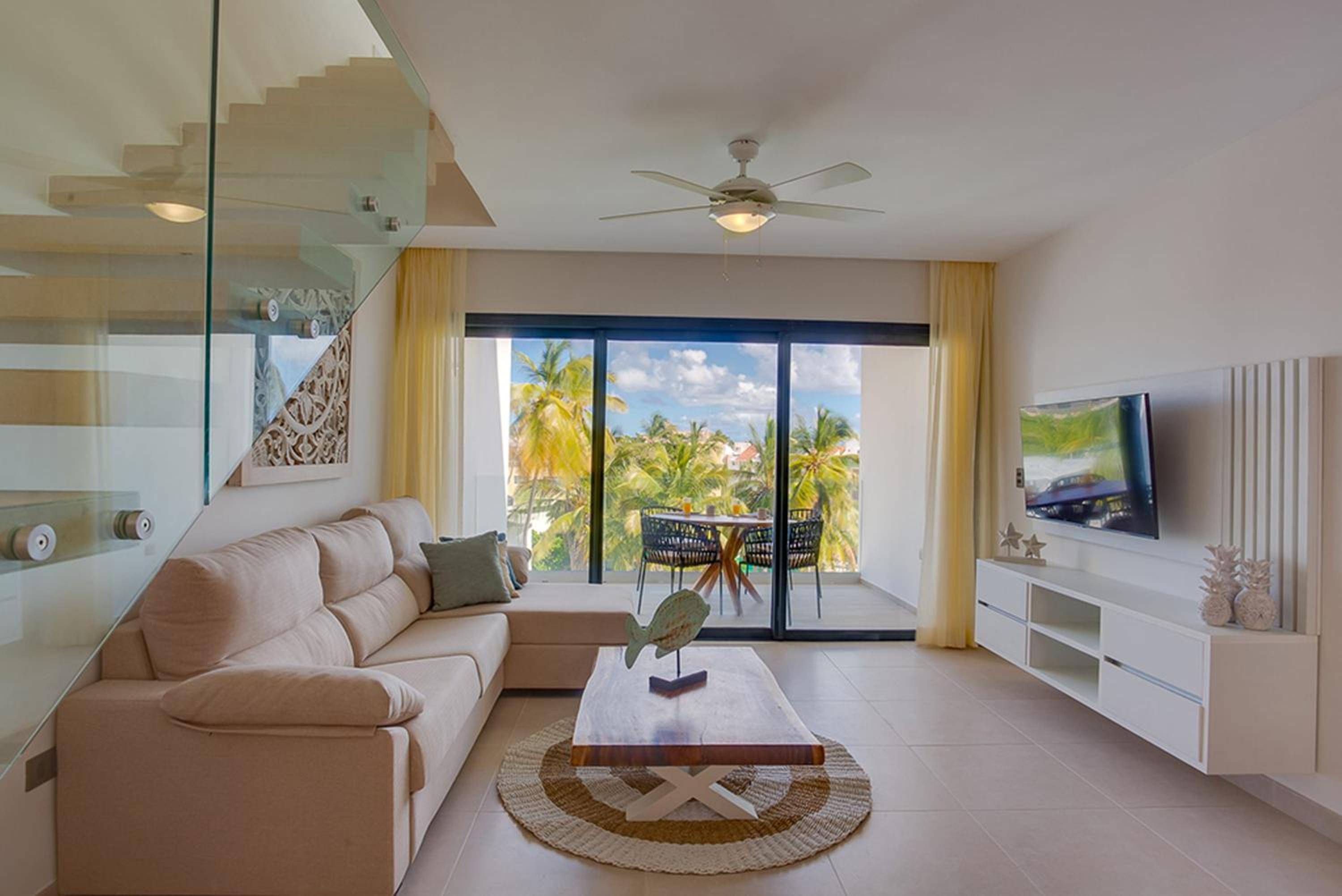 Stylish and spacious penthouse with Bbq and picuzi view 4
