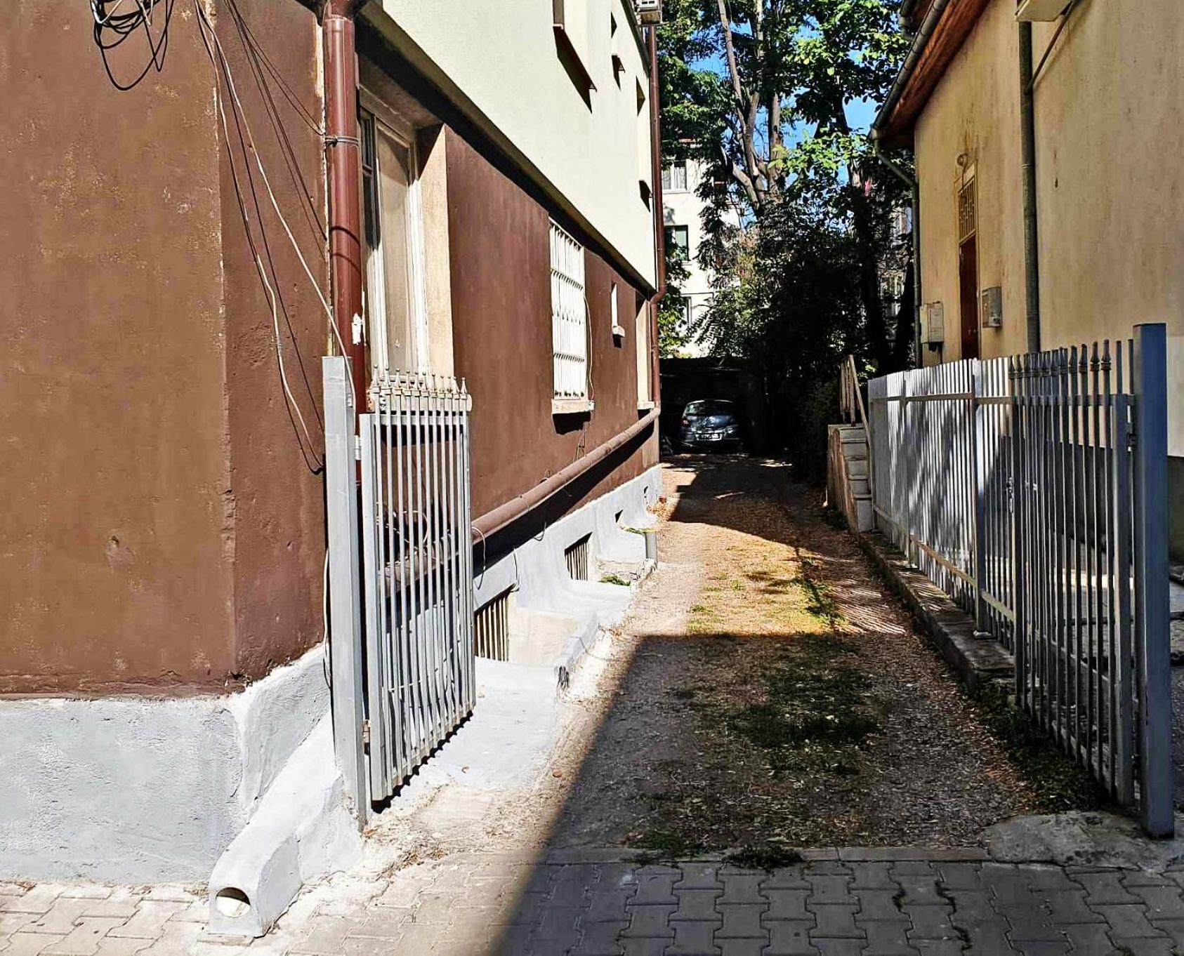 Heart of Sofia Residence - Optional Paid parking