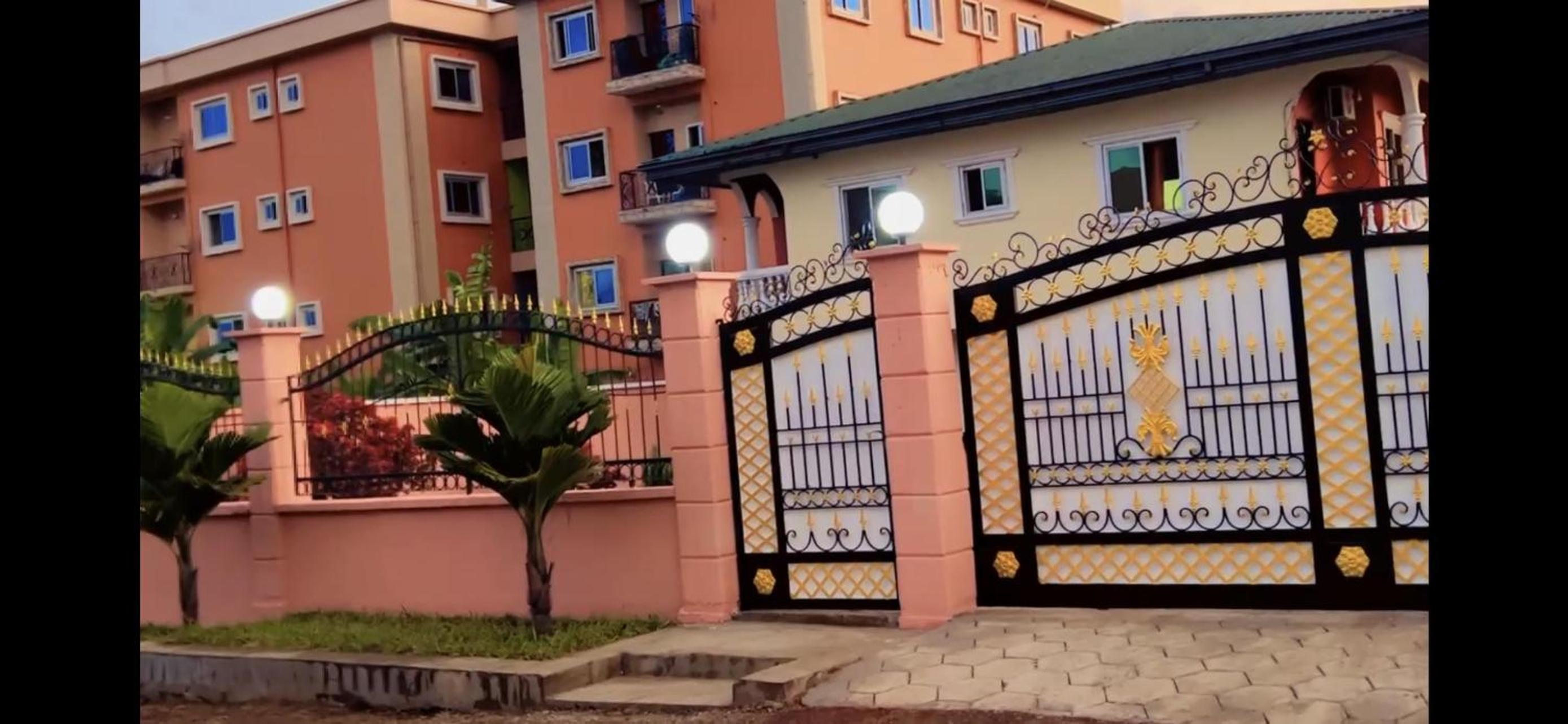 Stunning 3-Bedrooms GuestHouse in Limbe Cameroon