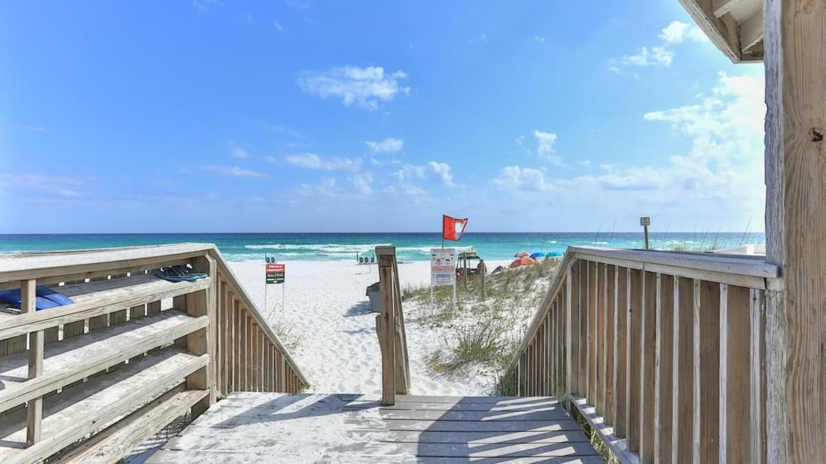 SOUTH BAY BY THE GULF- Private beach access, Community pool, Foosball