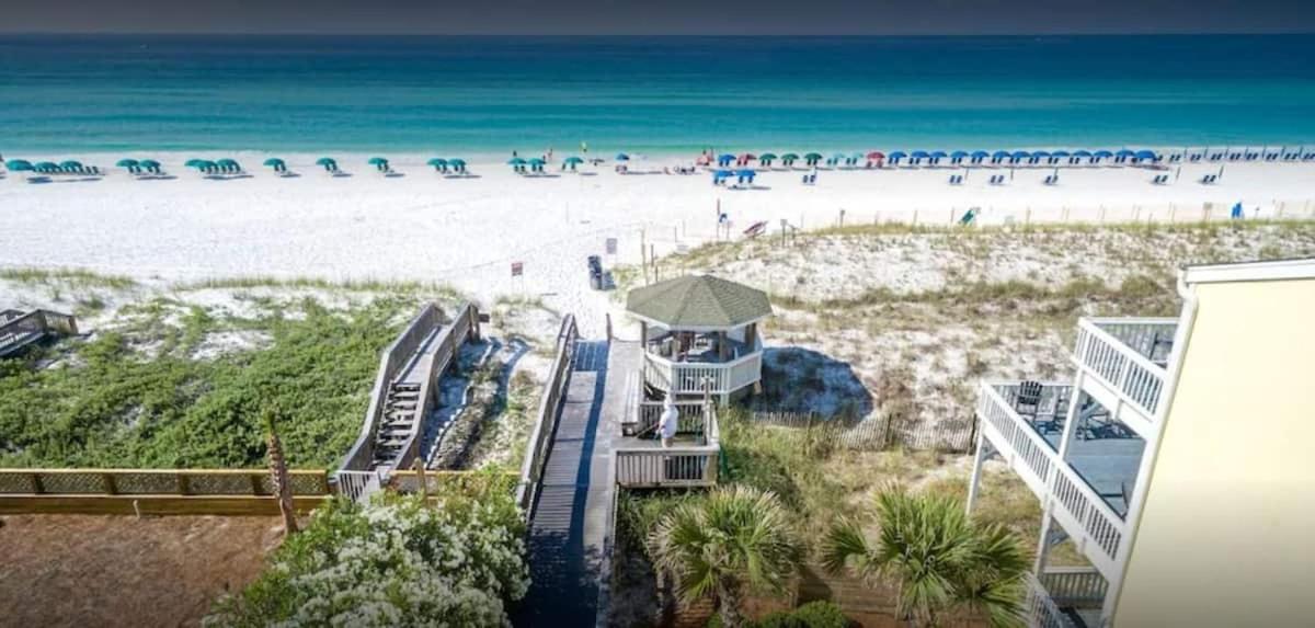 SOUTH BAY BY THE GULF- Private beach access, Community pool, Foosball