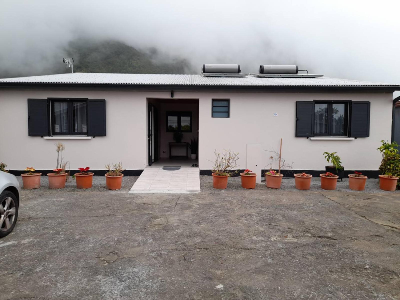 LES SOMMETS DE SALAZIE CHAMBRES D'HÔTES