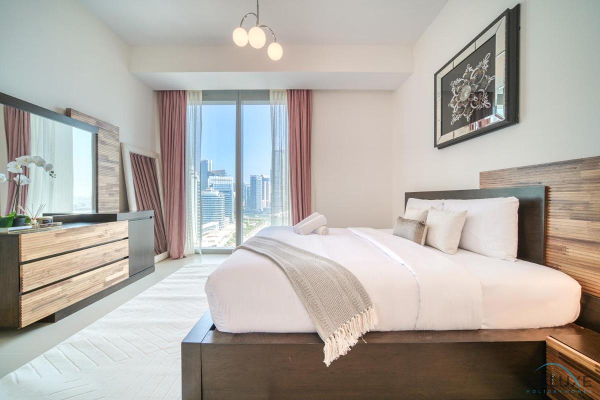 Elegant 2BR at 5242 Tower 2 Dubai Marina by Deluxe Holiday Homes