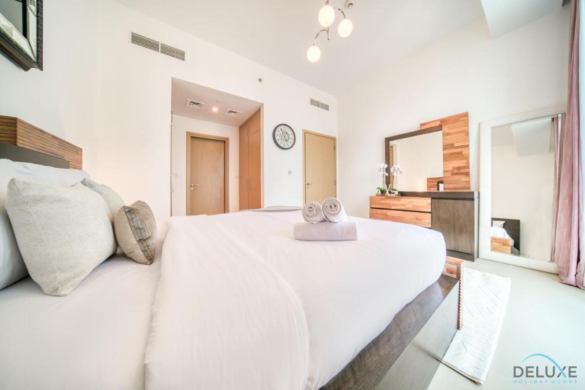 Elegant 2BR at 5242 Tower 2 Dubai Marina by Deluxe Holiday Homes
